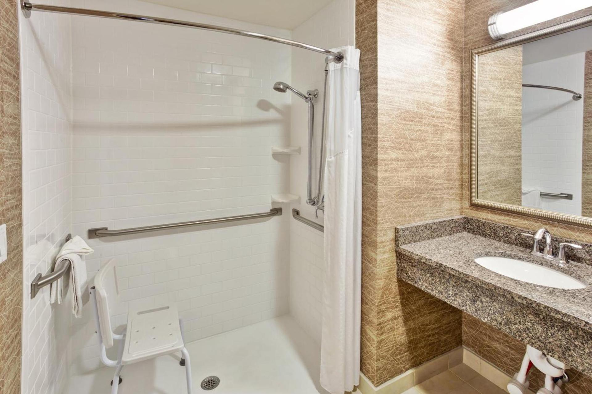 Holiday Inn Detroit Metro Airport by IHG photo 15