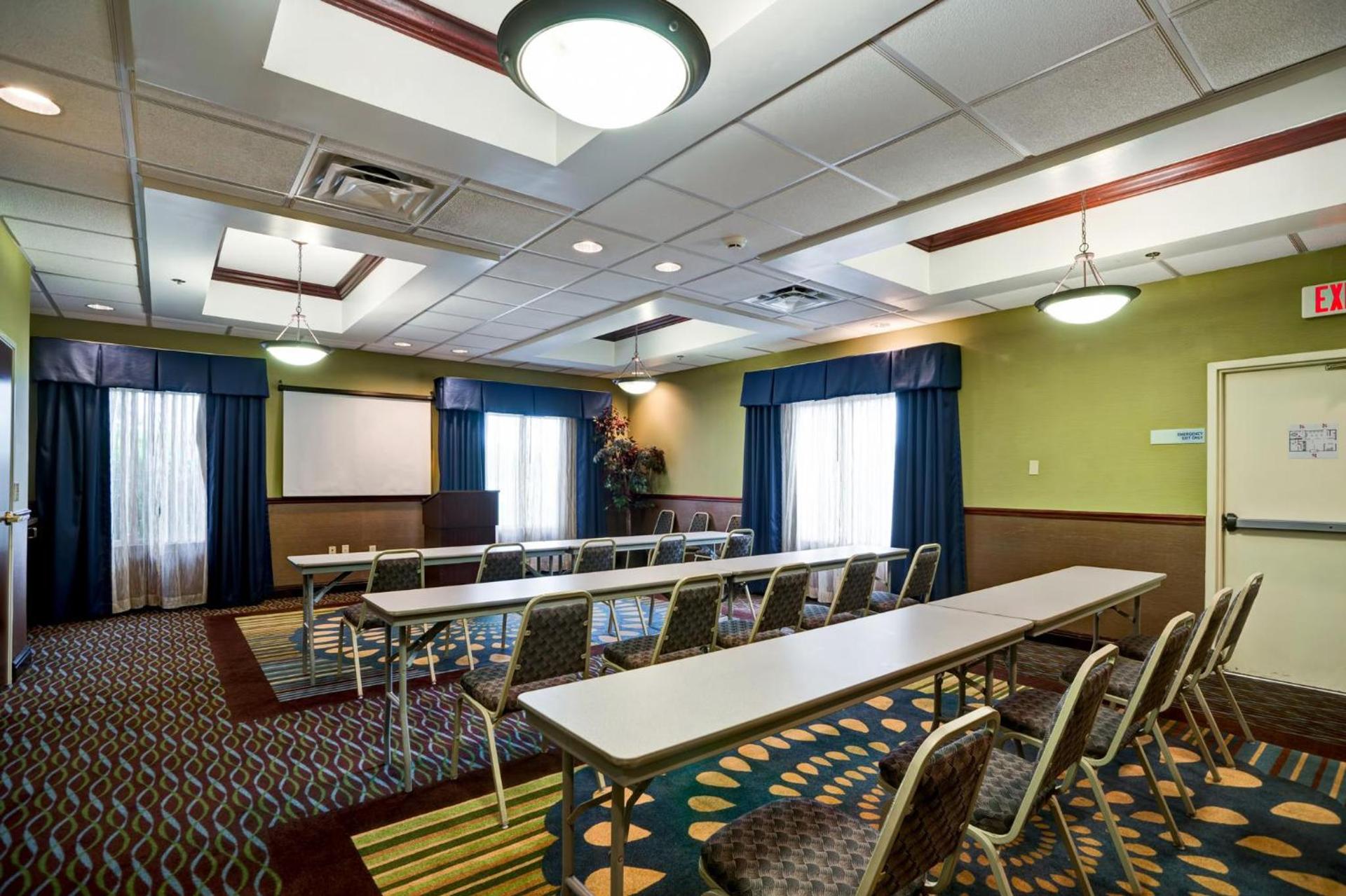 Holiday Inn Express Hotel & Suites Christiansburg by IHG photo 37