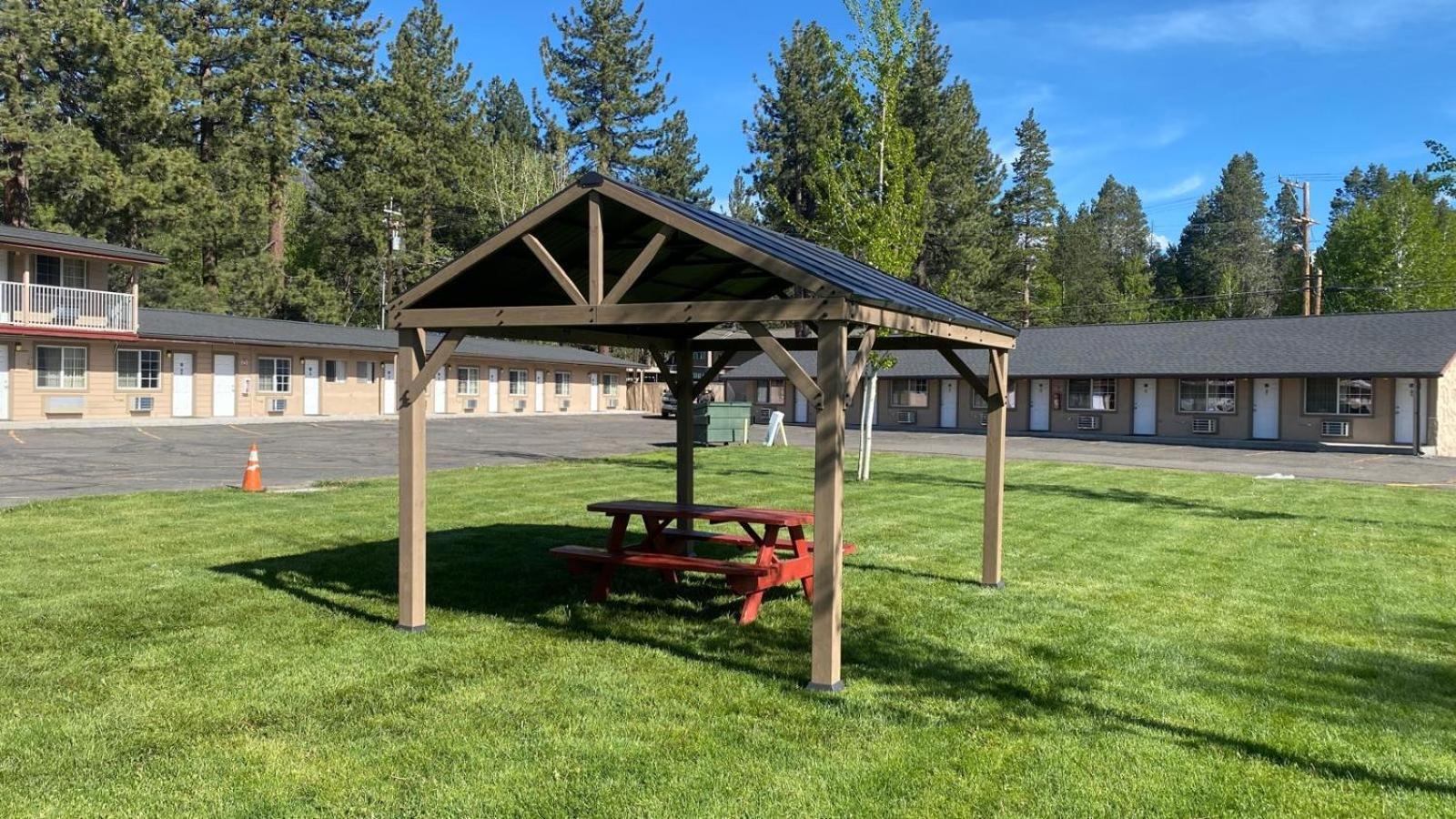 Beverly Lodge photo 29