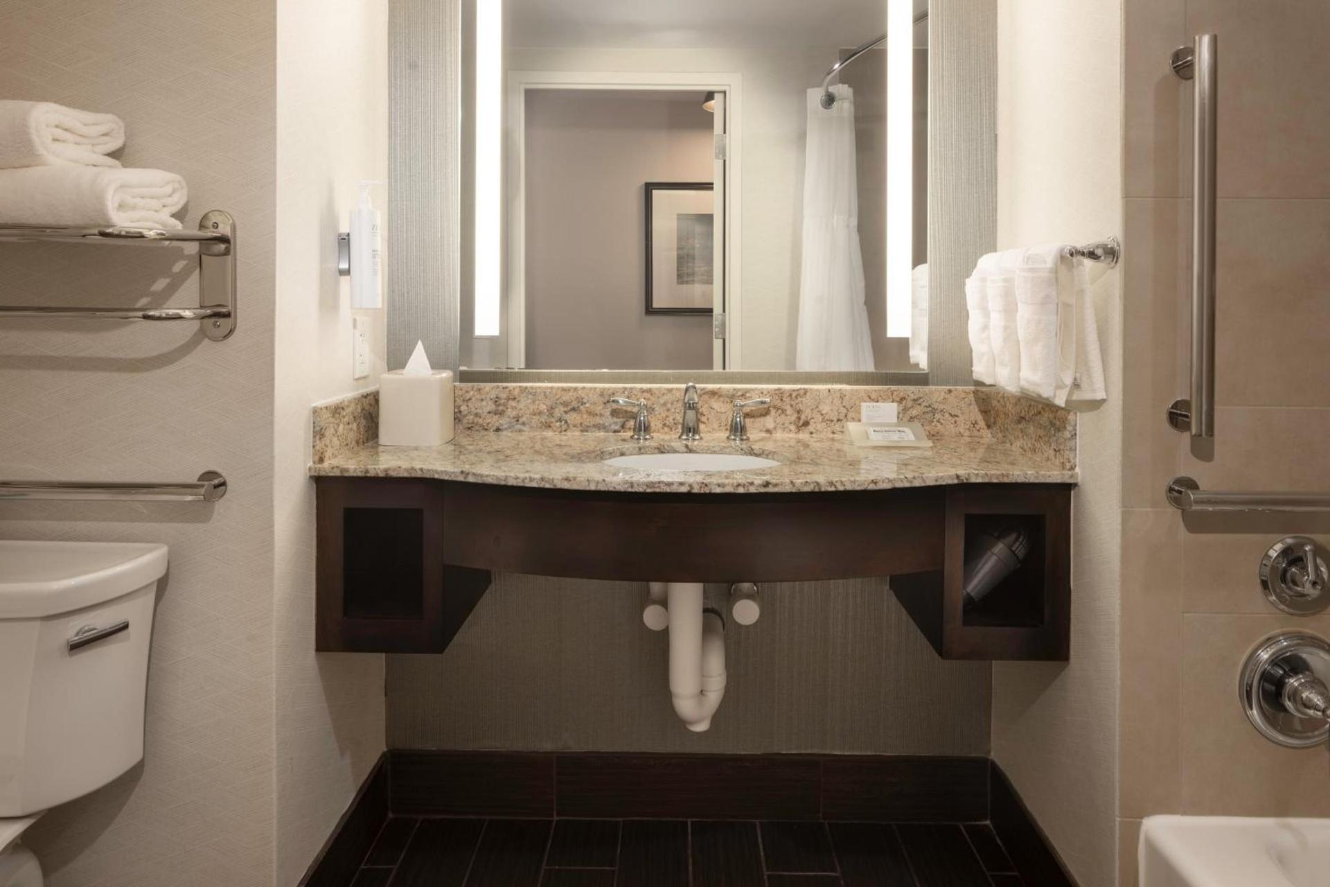 Hilton Garden Inn Washington DC/Georgetown Area photo 63