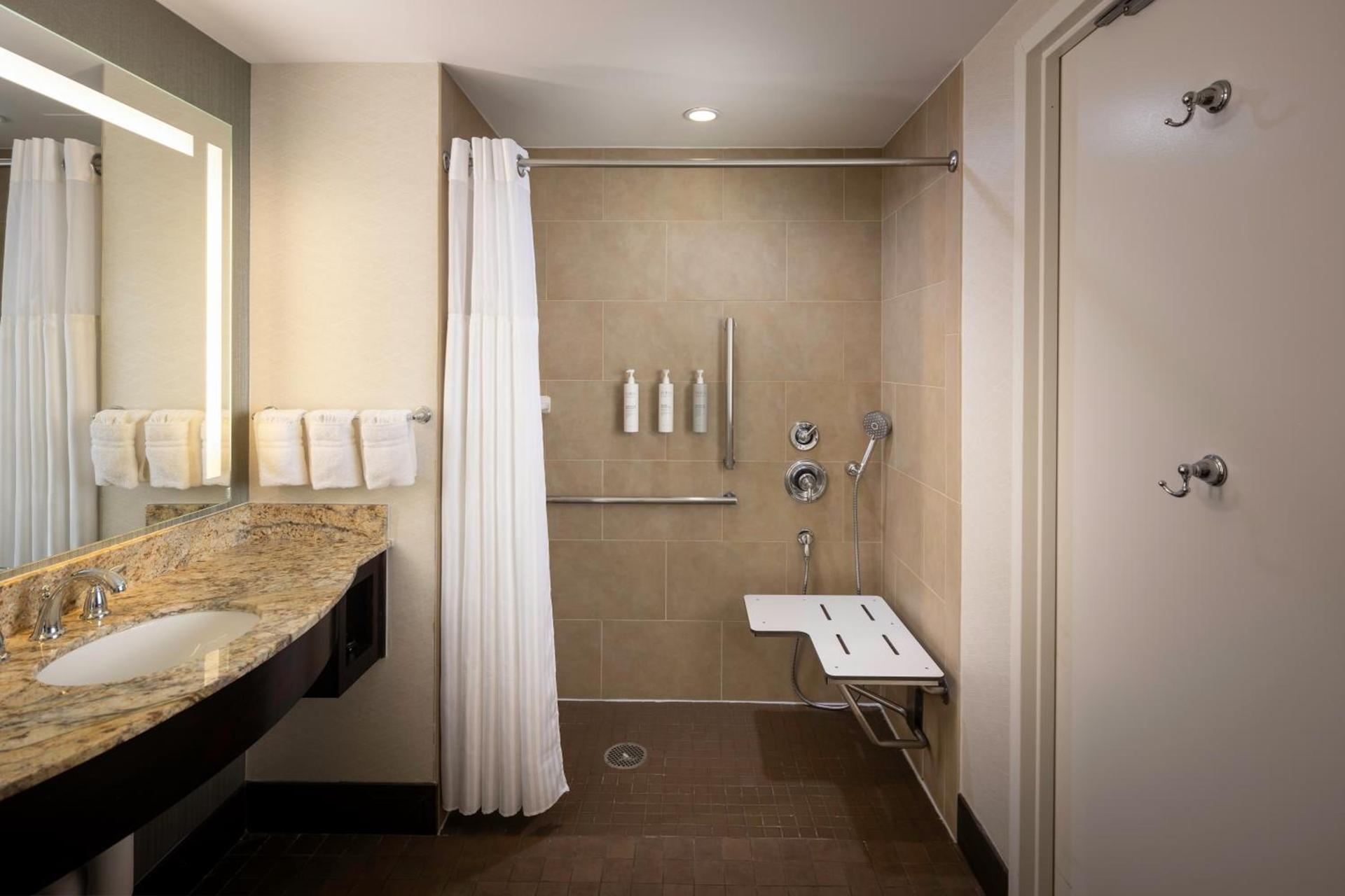 Hilton Garden Inn Washington DC/Georgetown Area photo 61