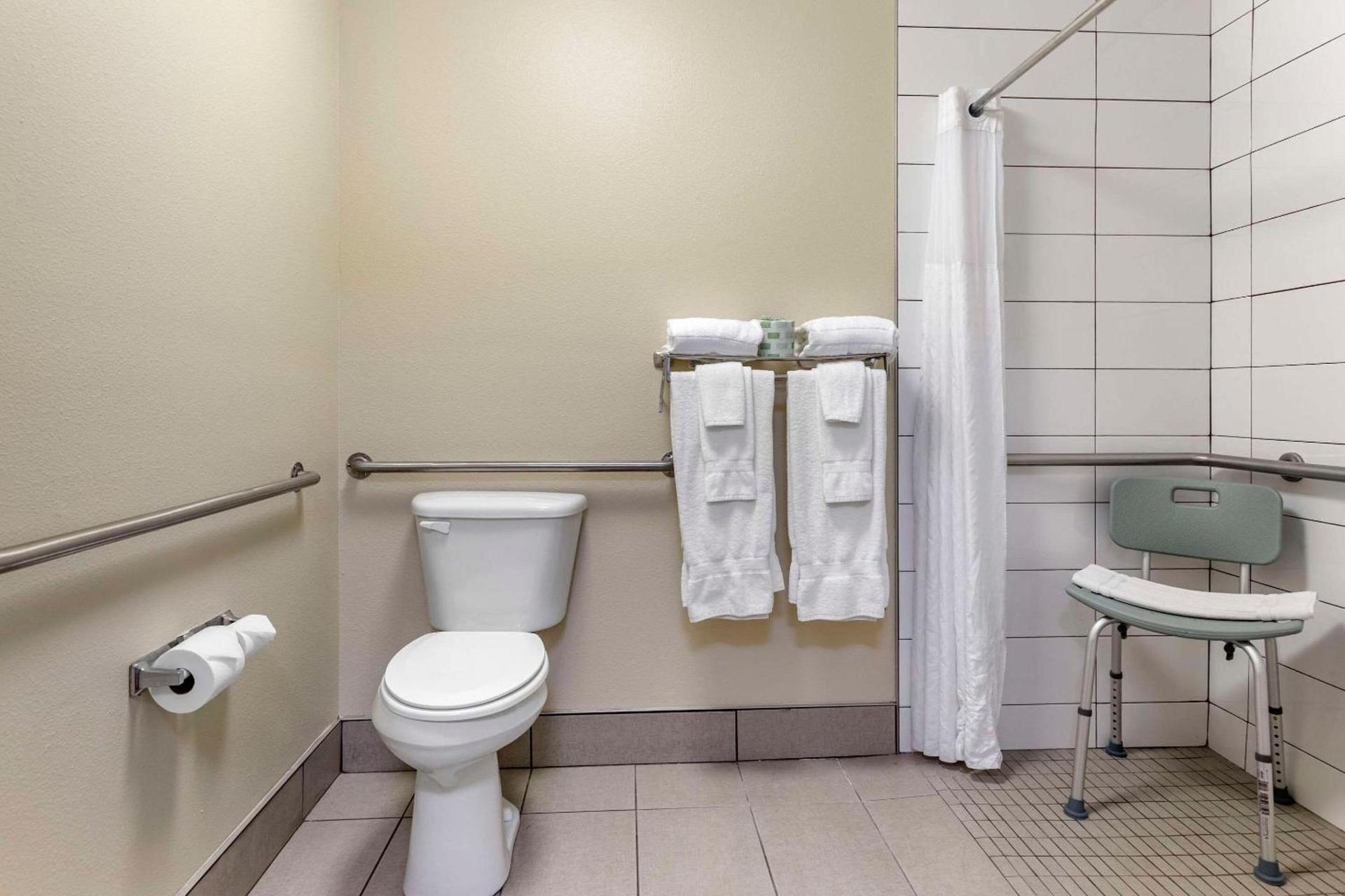 Comfort Suites Grandville - Grand Rapids SW photo 5