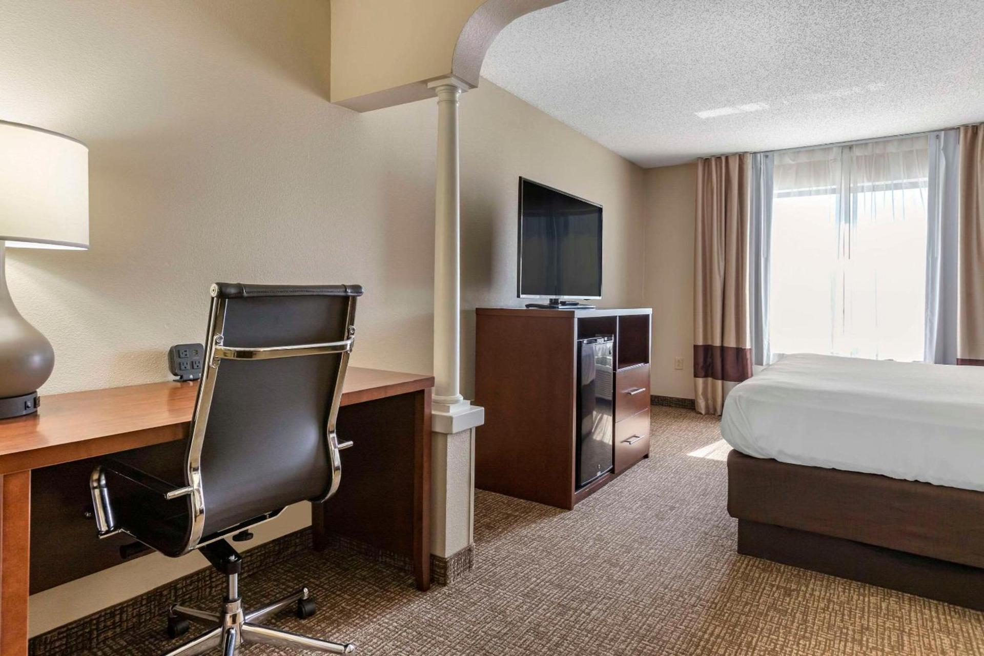 Comfort Suites Grandville - Grand Rapids SW photo 7