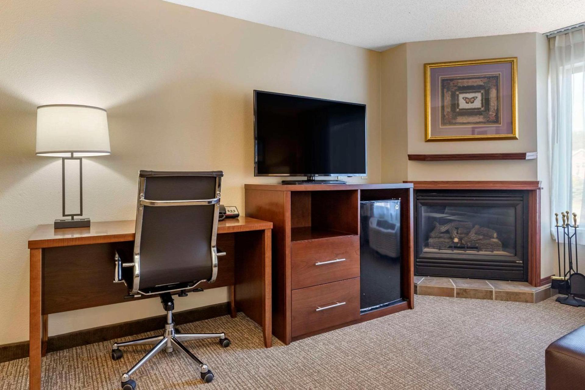 Comfort Suites Grandville - Grand Rapids SW photo 10