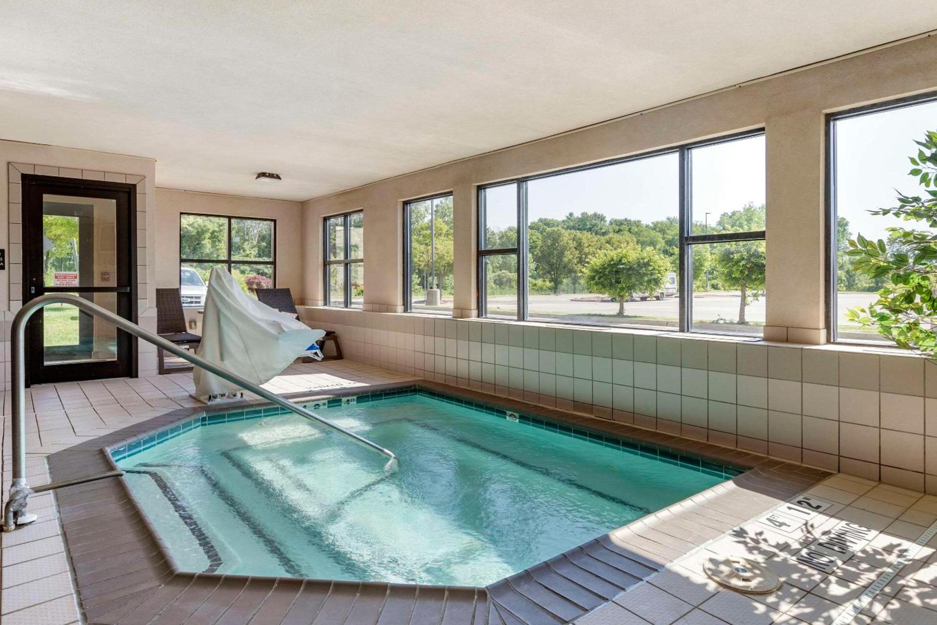Comfort Suites Grandville - Grand Rapids SW photo 19