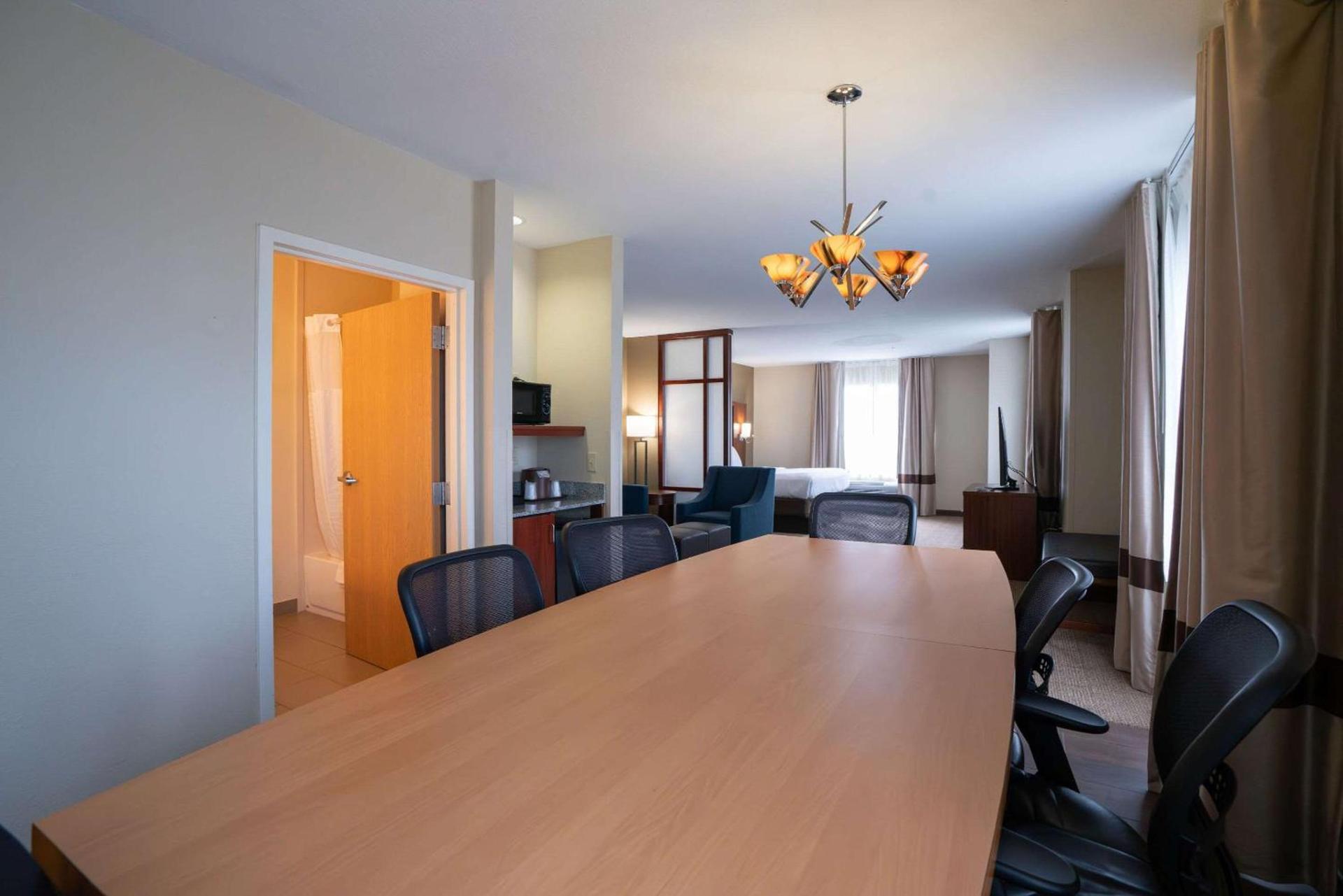 Comfort Suites Flowood - Jackson Airport photo 7