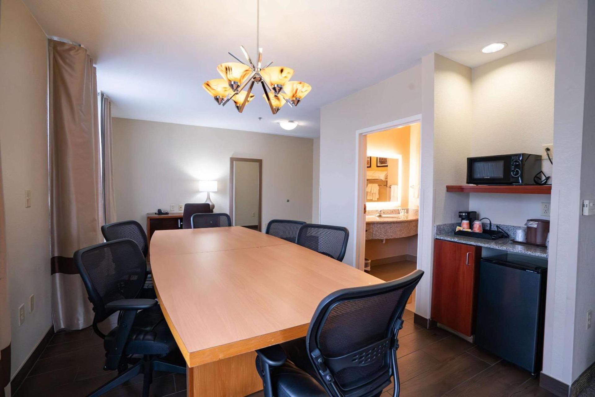 Comfort Suites Flowood - Jackson Airport photo 8