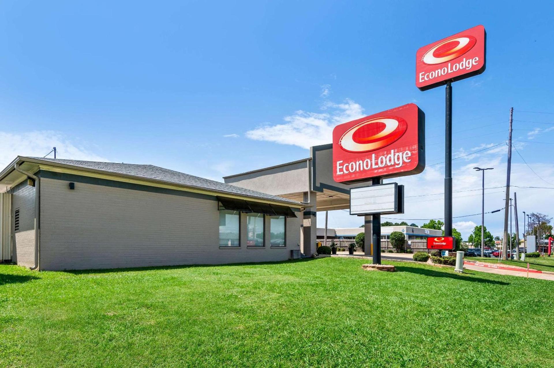 Econo Lodge Texarkana I-30 photo 2