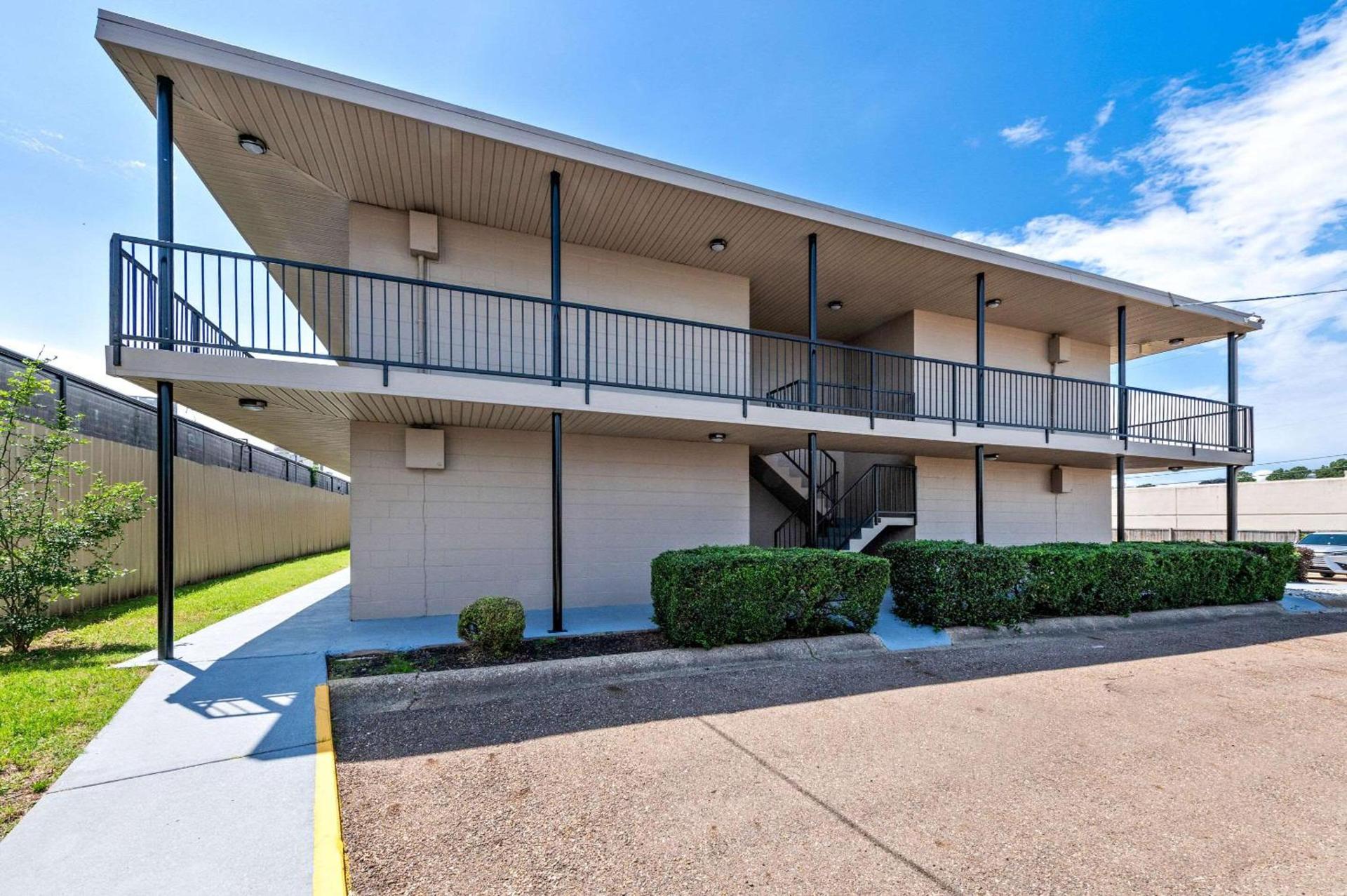 Econo Lodge Texarkana I-30 photo 5