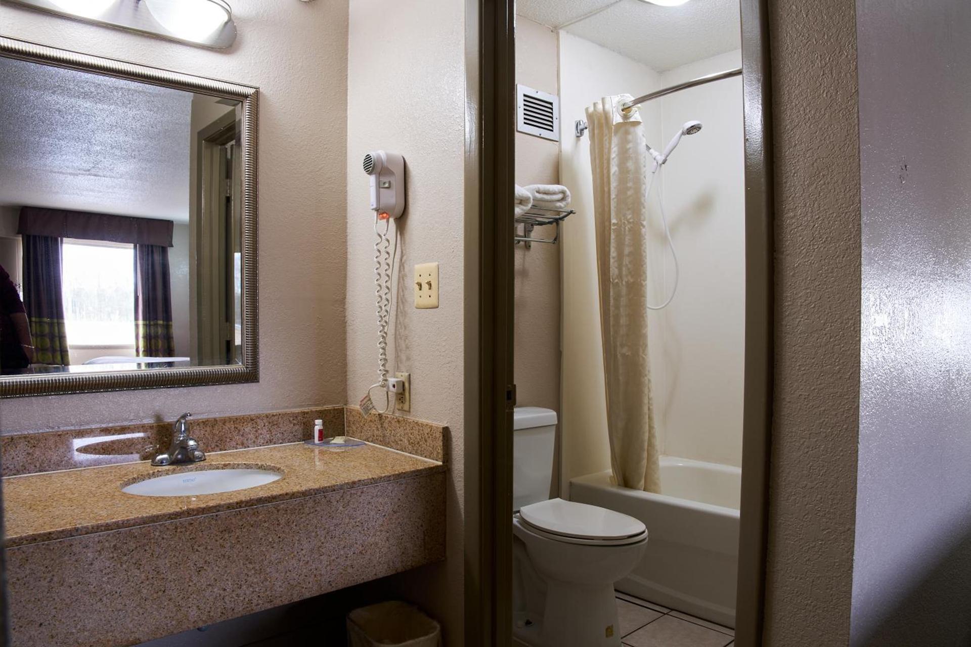 Super 8 by Wyndham Garysburg/Roanoke Rapids photo 5