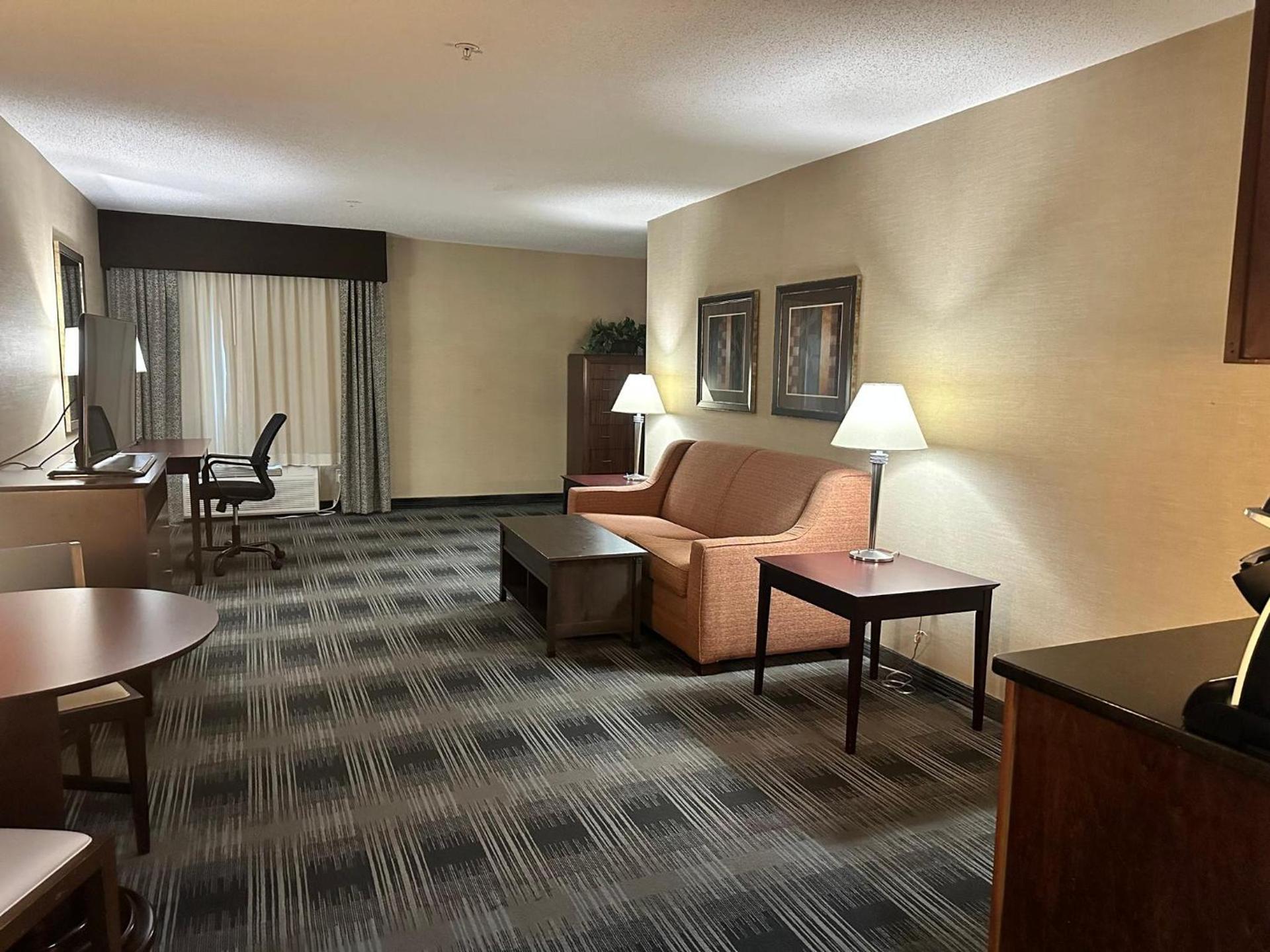 Holiday Inn Express & Suites Meriden by IHG photo 73