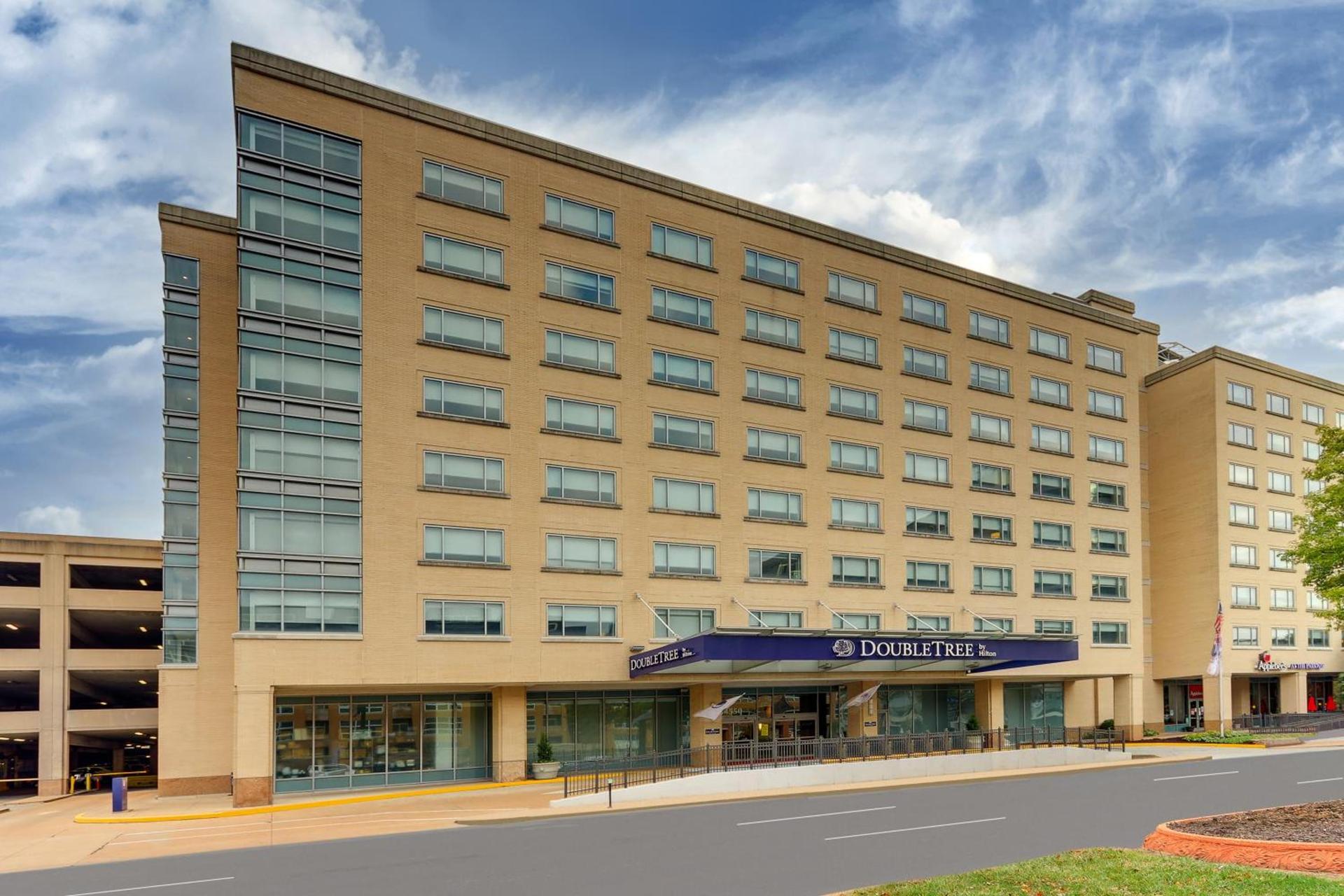 DoubleTree by Hilton St. Louis Forest Park photo 42