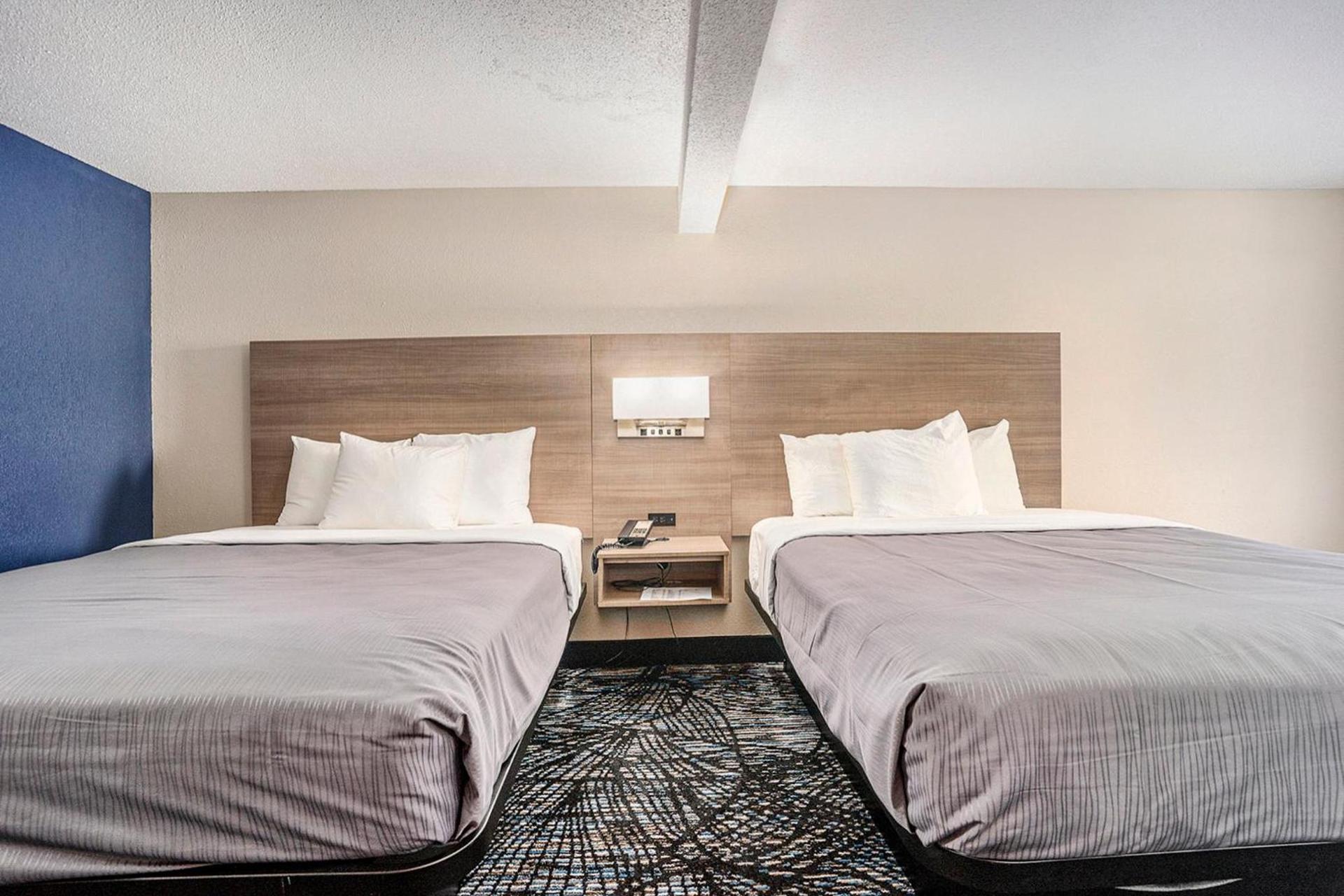 Rodeway Inn Grand Haven photo 64