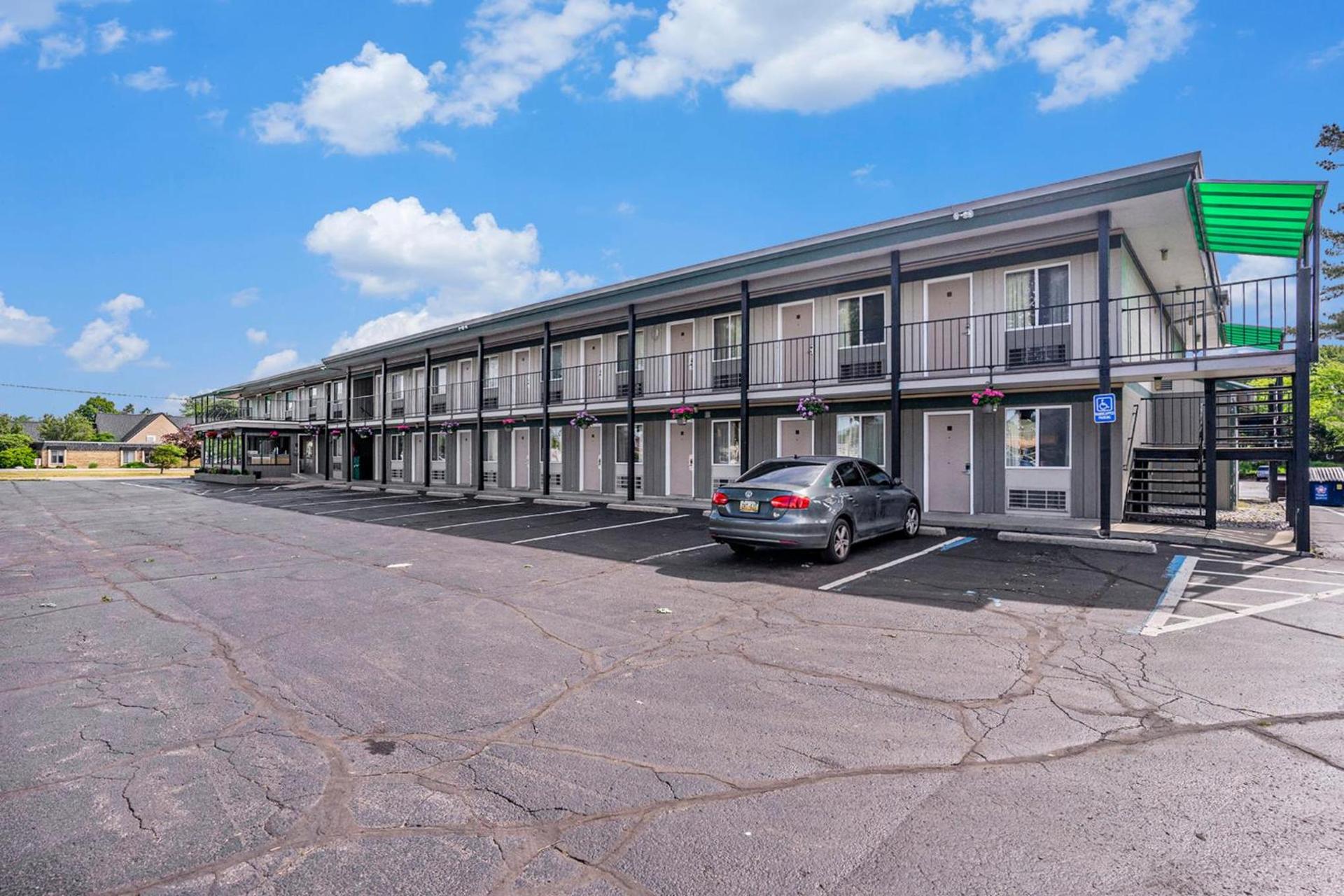 Rodeway Inn Grand Haven photo 44