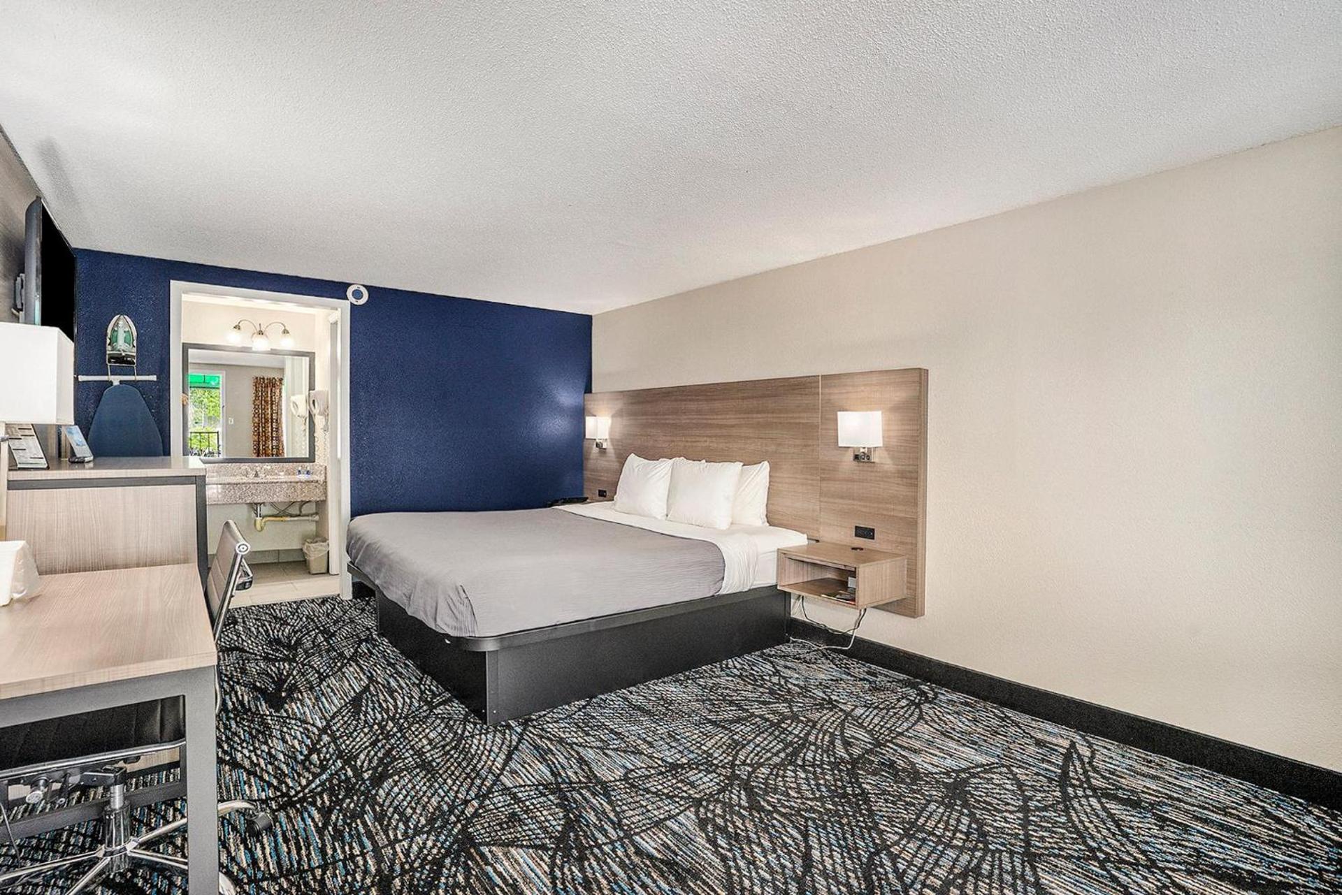Rodeway Inn Grand Haven photo 67