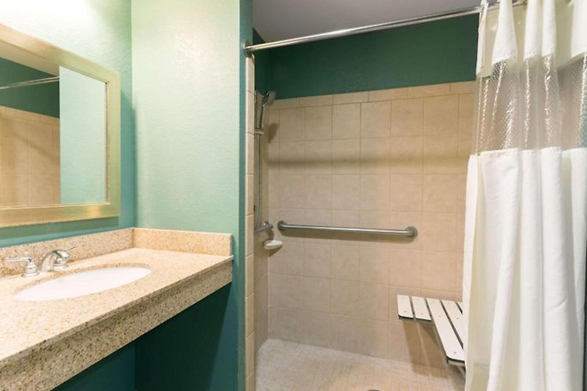 Holiday Inn Express & Suites Palm Coast - I-95 photo 30