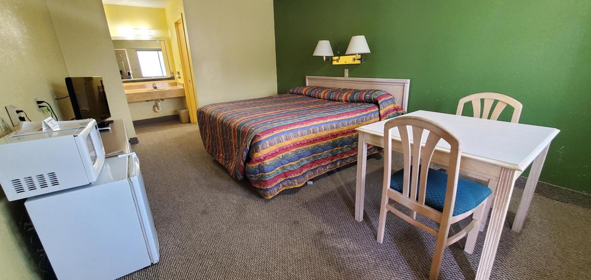 Antlers Inn photo 3