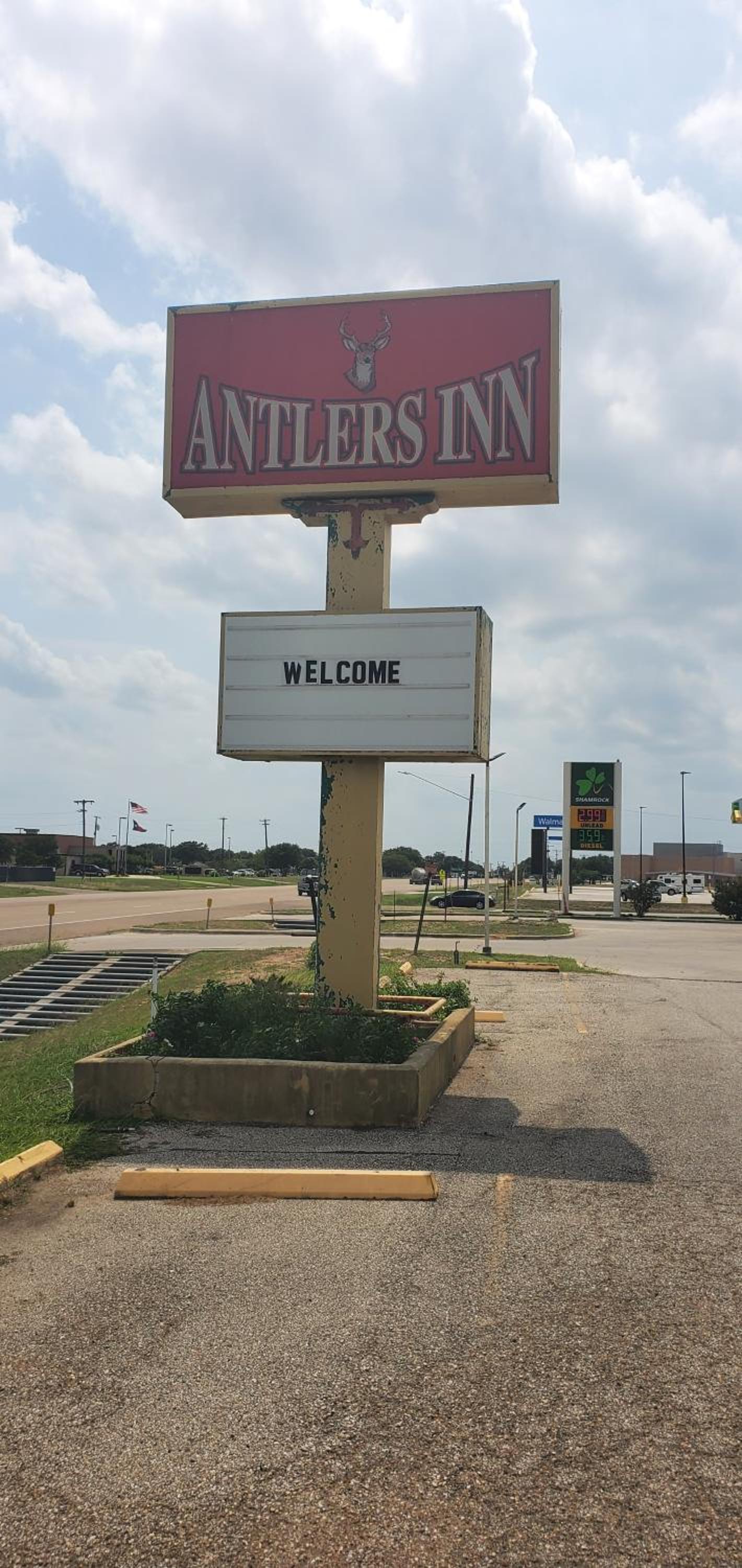 Antlers Inn photo 4