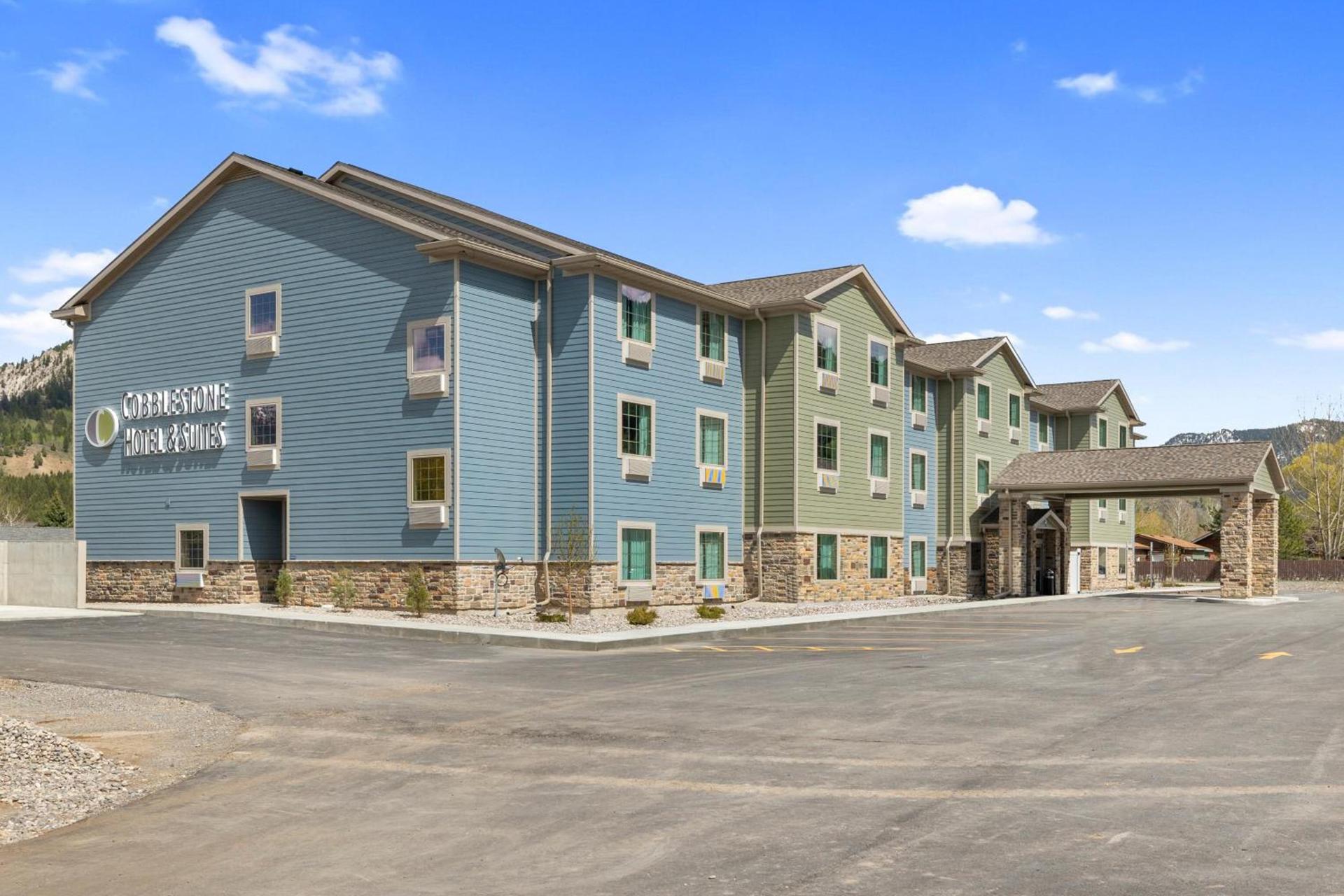Cobblestone Hotel & Suites - Alpine photo 2