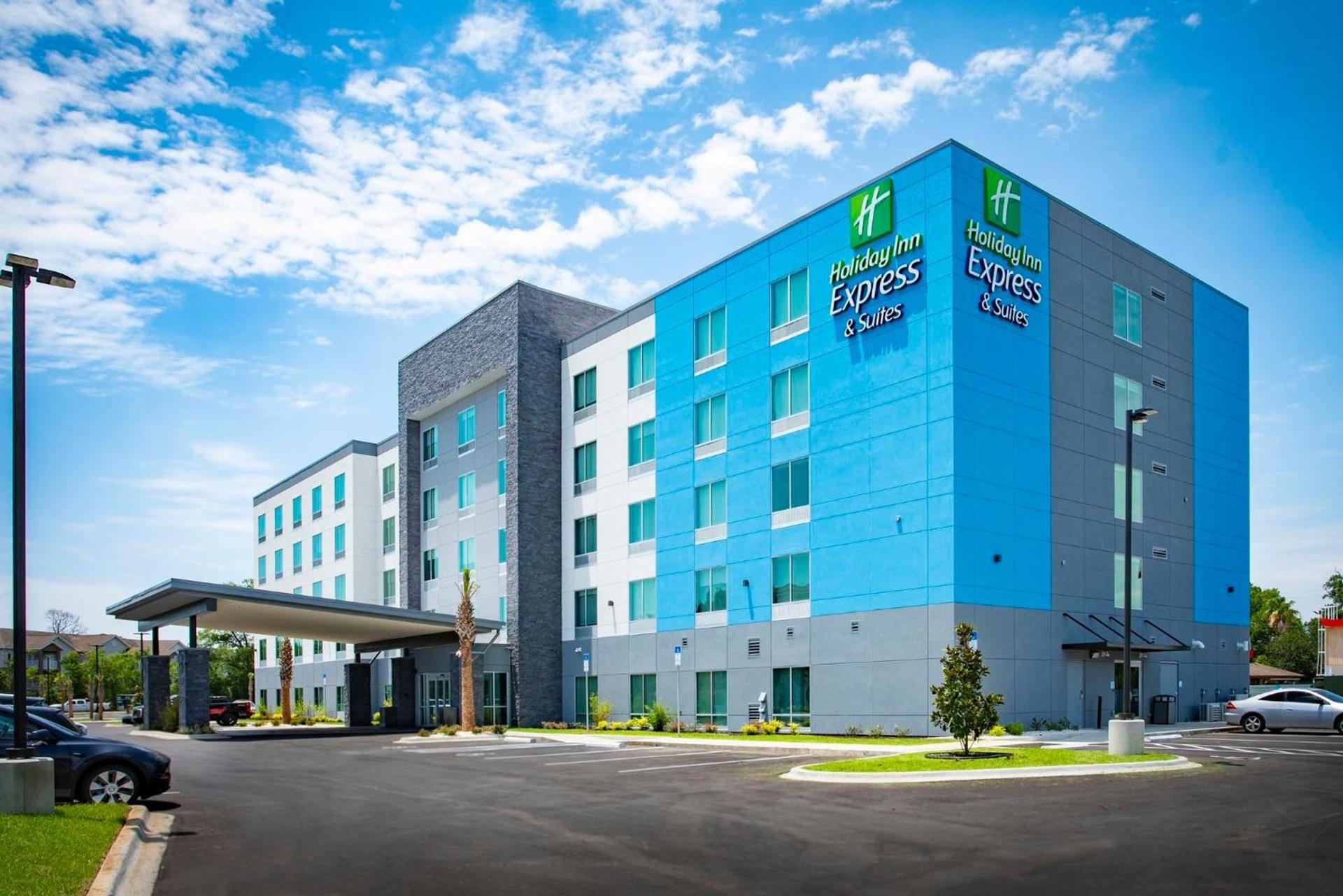 Holiday Inn Express & Suites Pensacola Airport North – I-10 by IHG — hotel in Pensacola