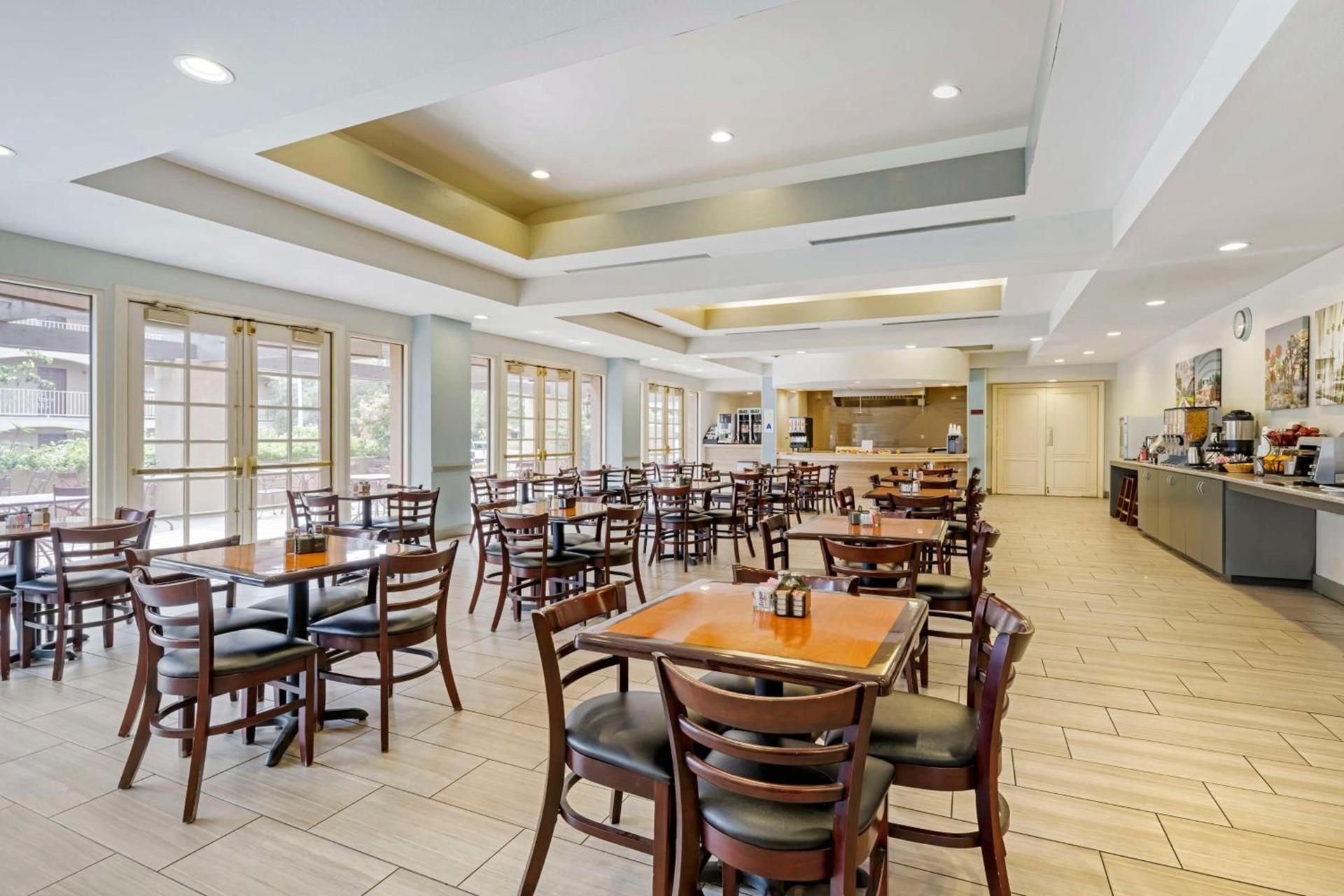 Best Western Plus Palm Desert Resort photo 11