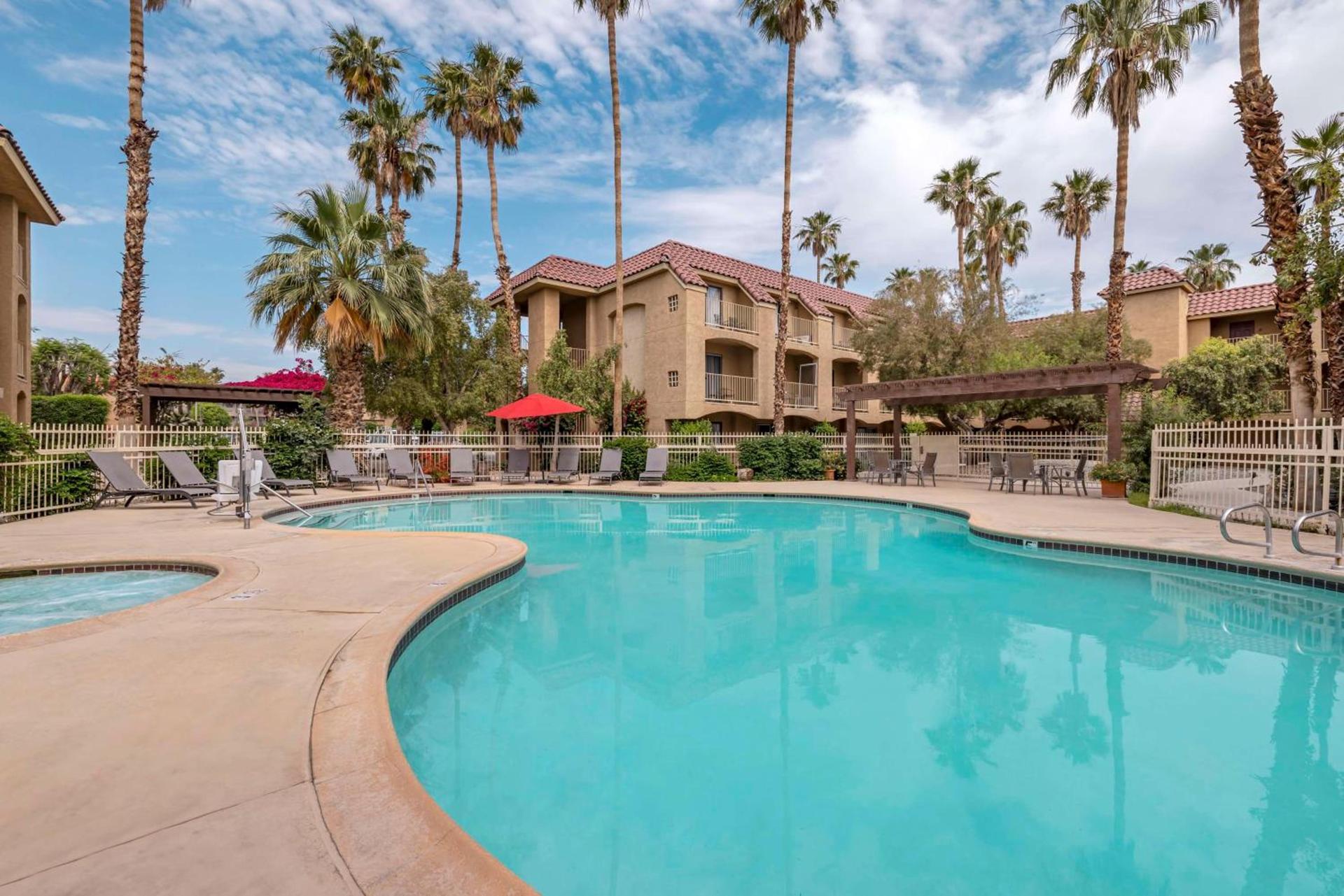 Best Western Plus Palm Desert Resort photo 2