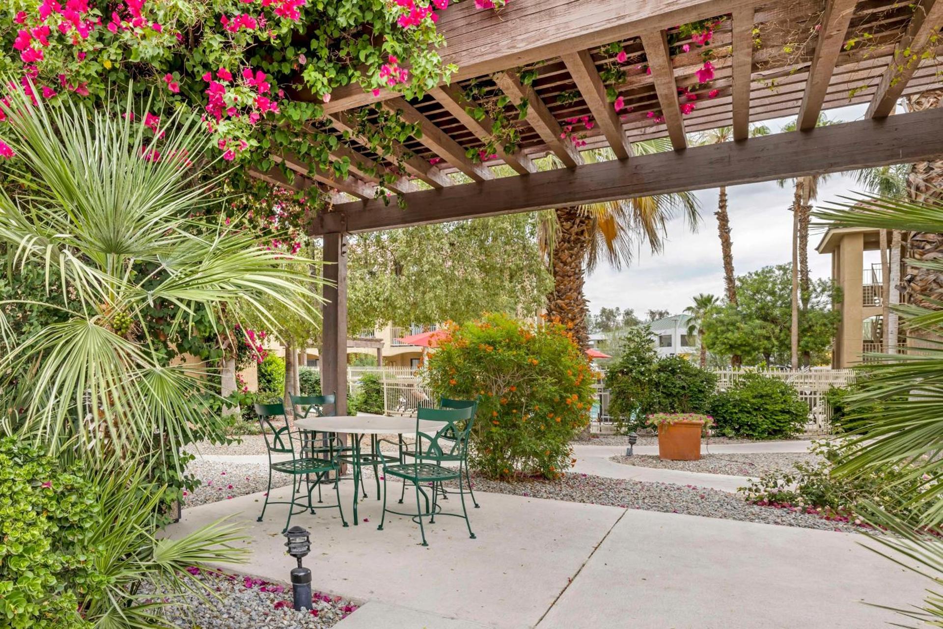 Best Western Plus Palm Desert Resort photo 3