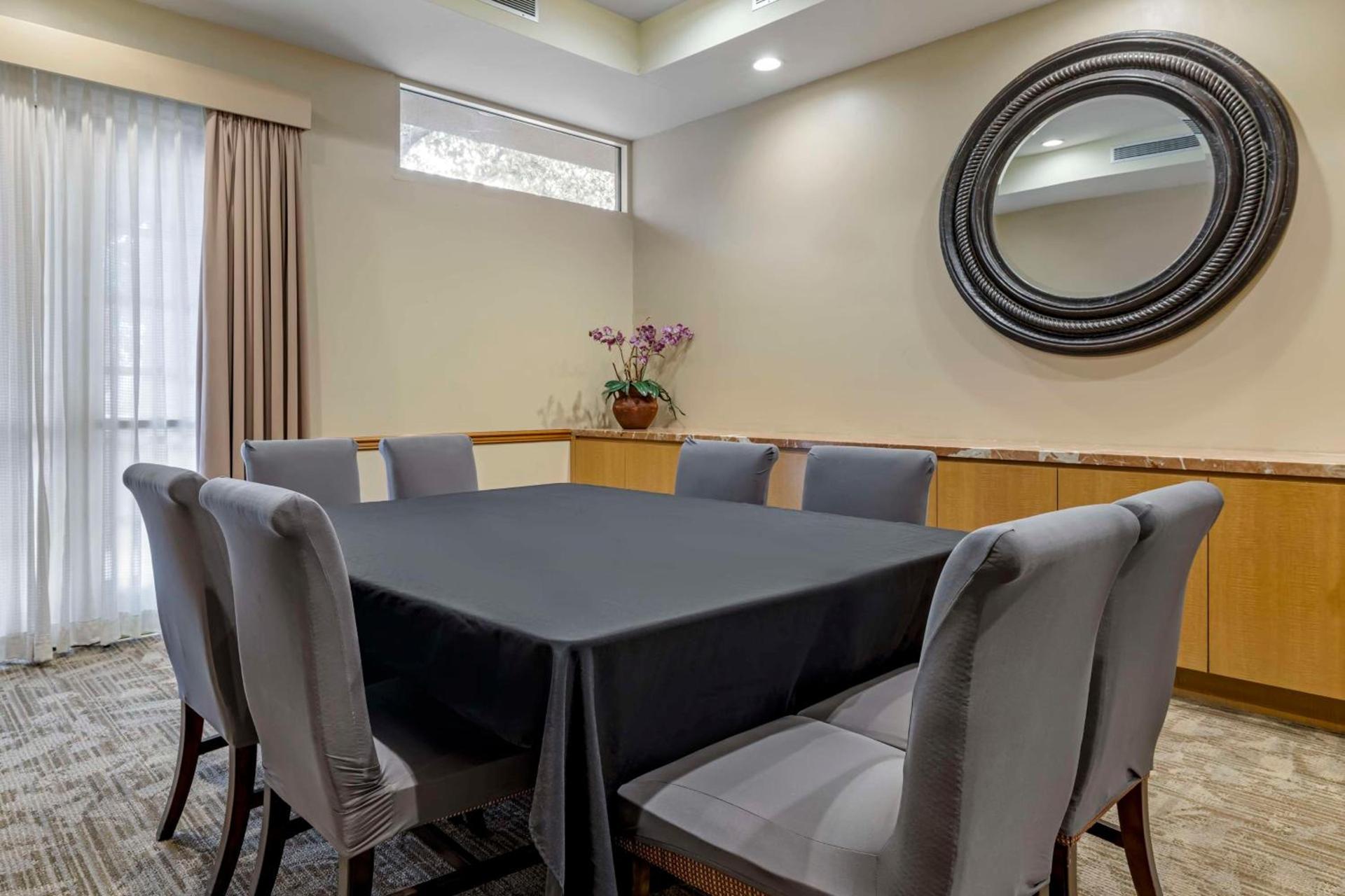 Best Western Plus Palm Desert Resort photo 17