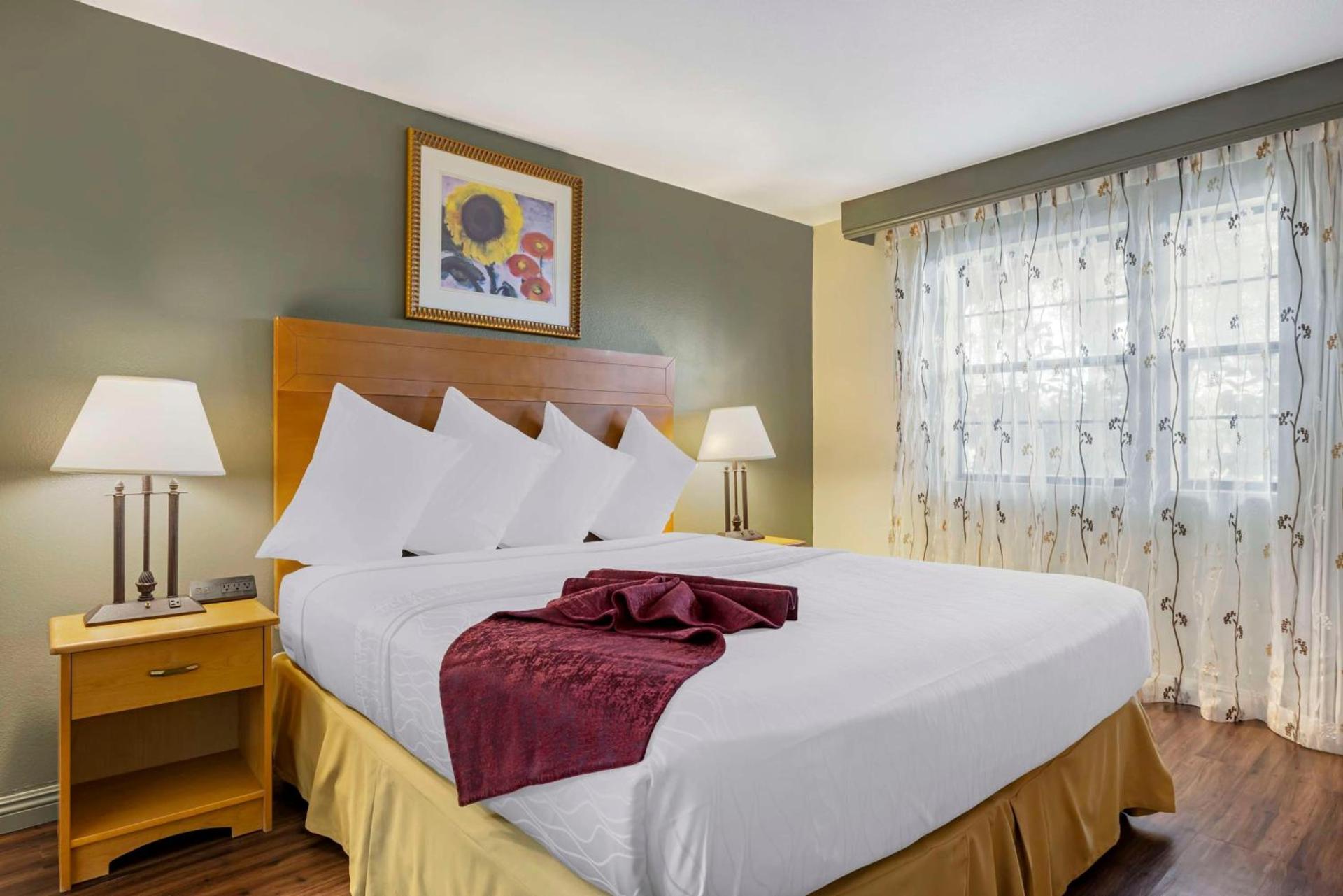 Best Western Plus Palm Desert Resort photo 21
