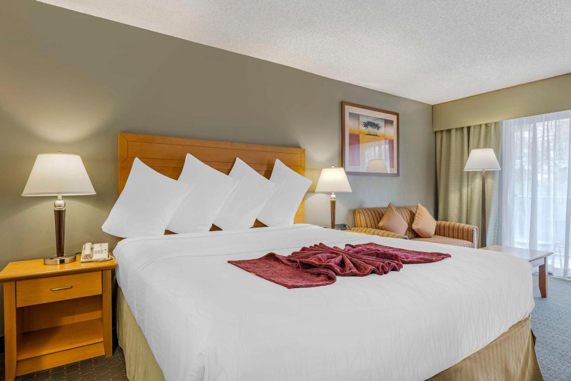 Best Western Plus Palm Desert Resort photo 30