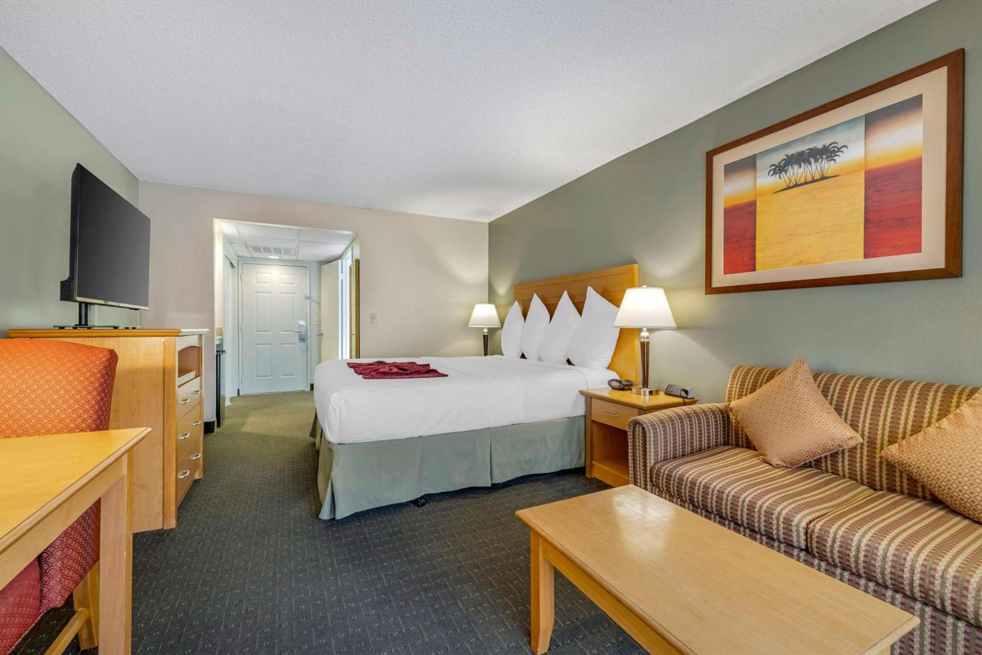 Best Western Plus Palm Desert Resort photo 31
