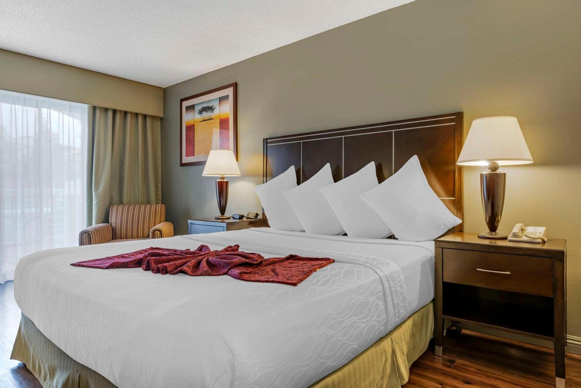 Best Western Plus Palm Desert Resort photo 33