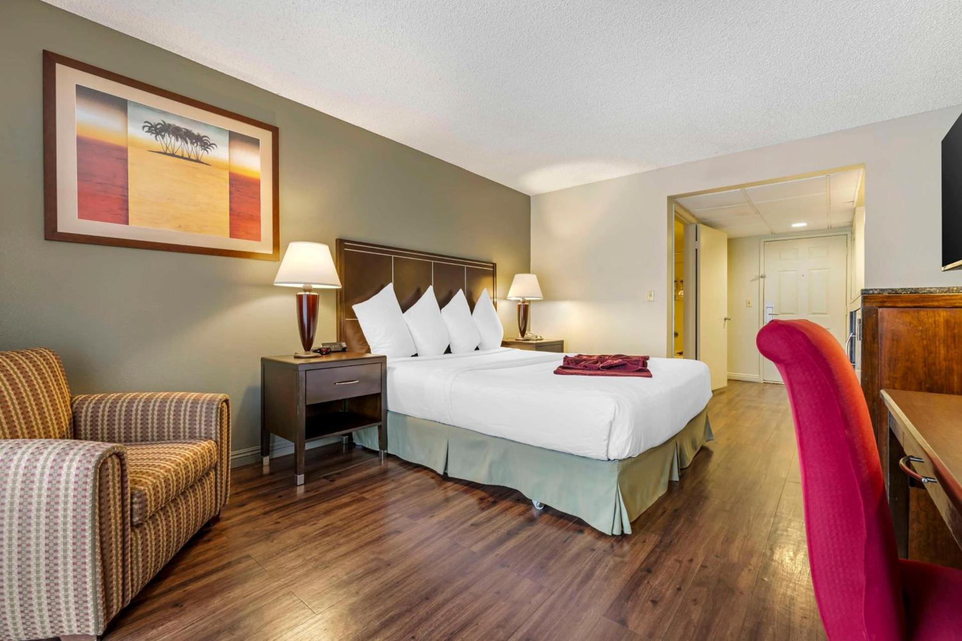 Best Western Plus Palm Desert Resort photo 35