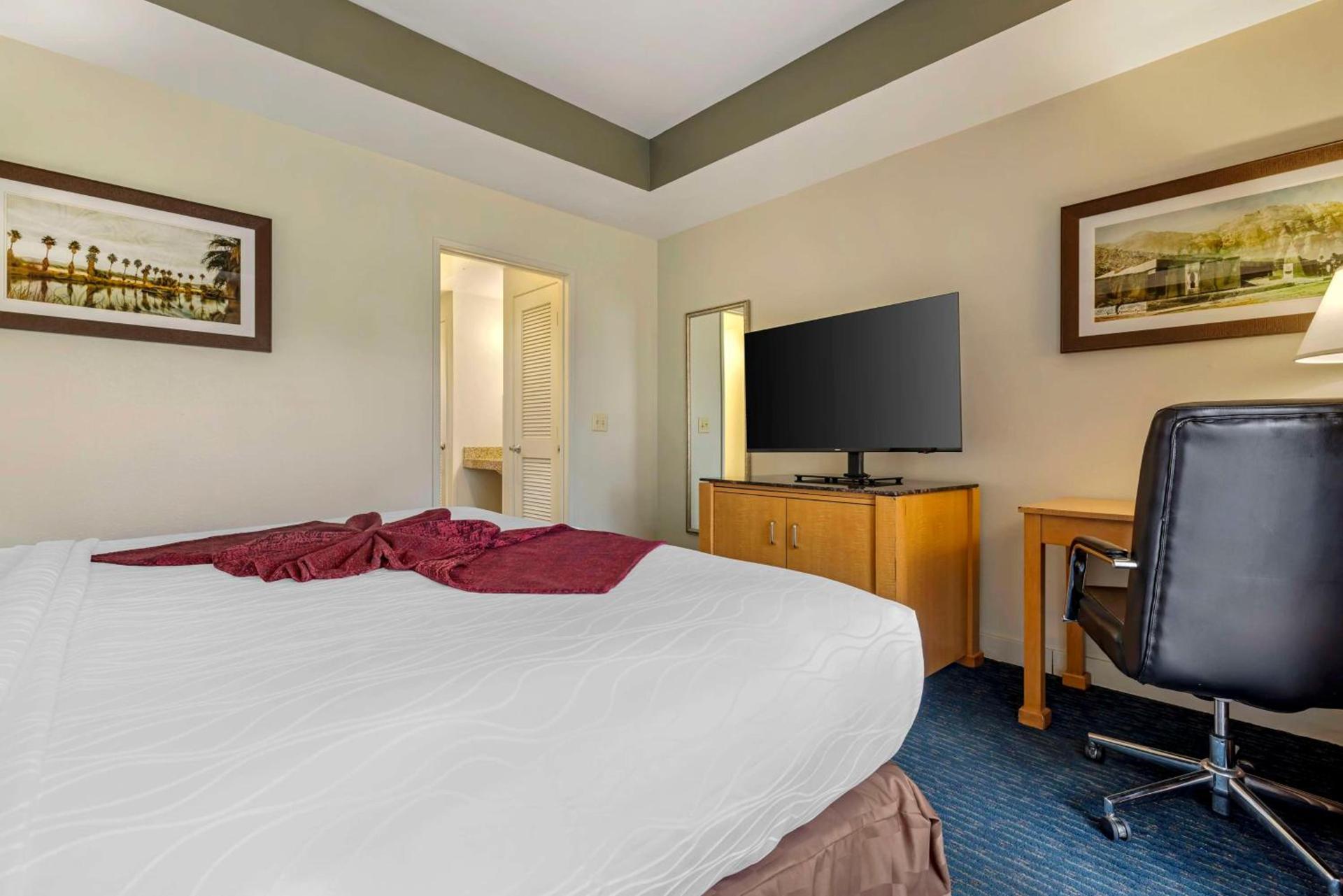 Best Western Plus Palm Desert Resort photo 38