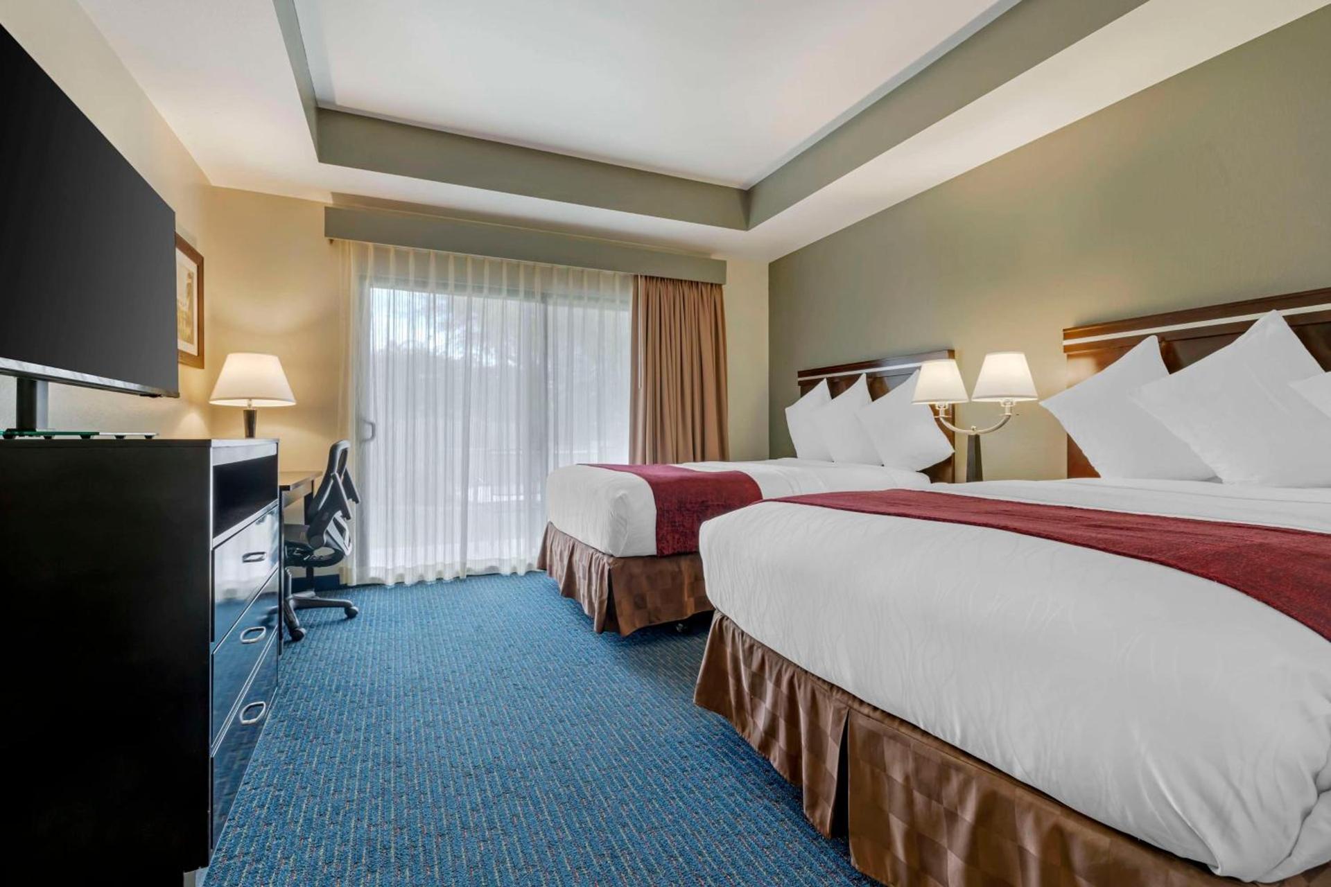 Best Western Plus Palm Desert Resort photo 41