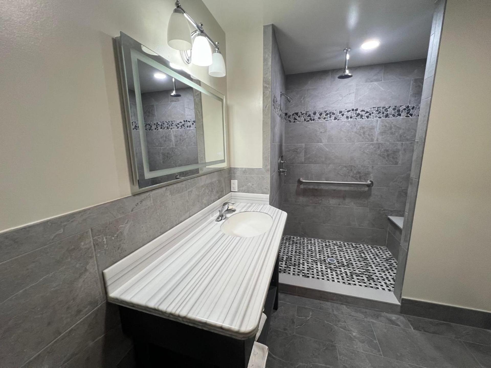 Sutton Inn photo 3