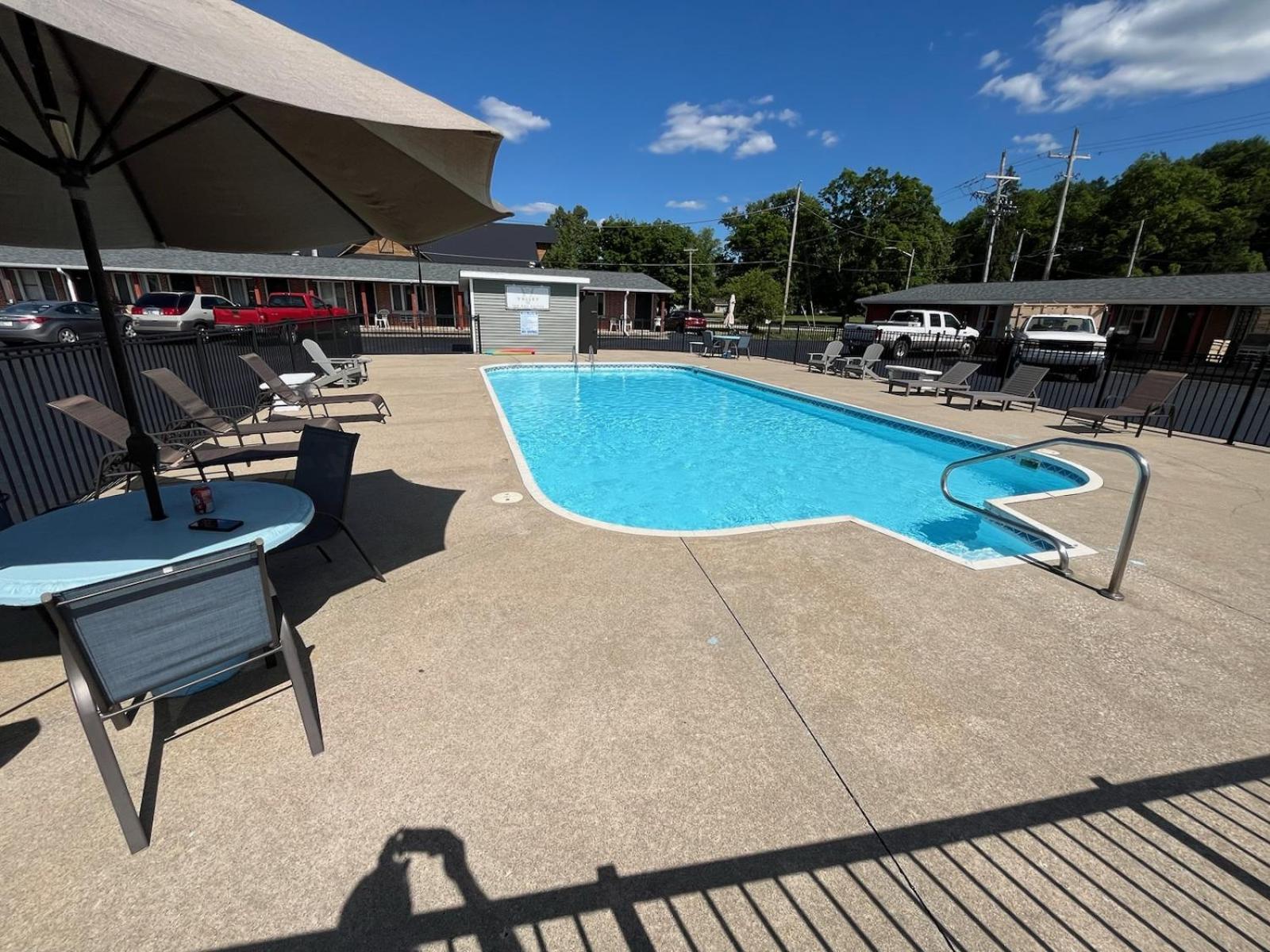 Valley Inn and Suites photo 33
