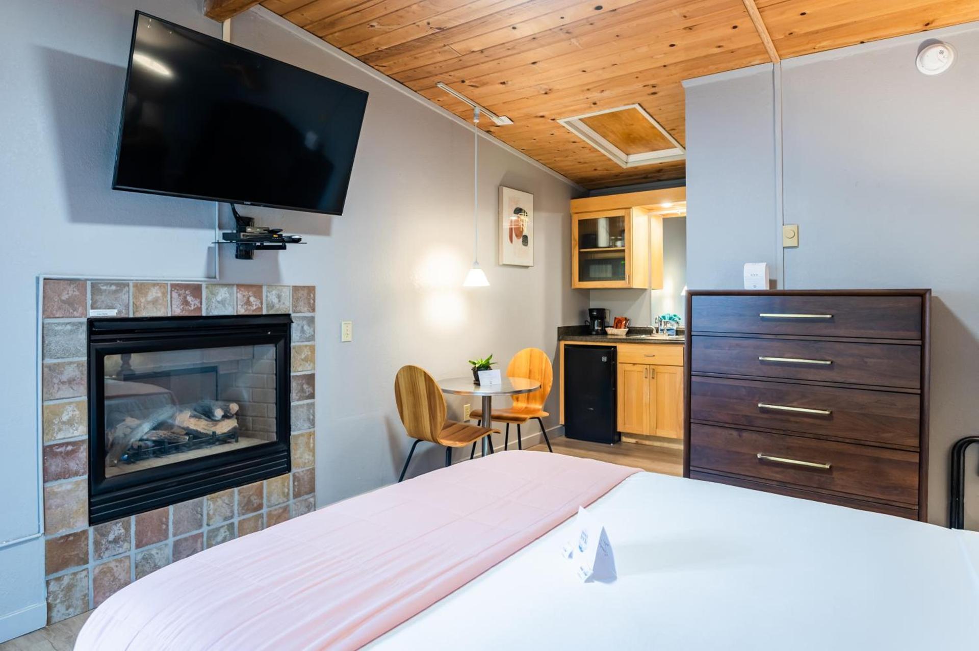 Inn at Haystack Rock photo 56