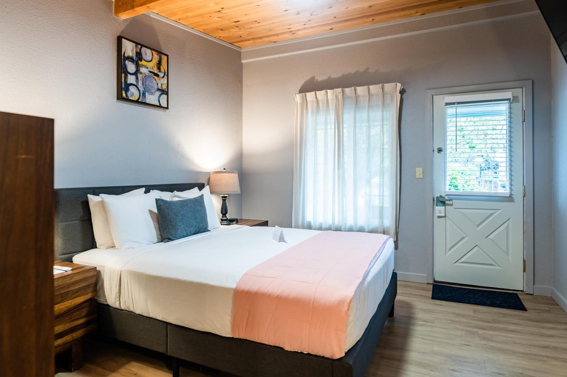 Inn at Haystack Rock photo 55