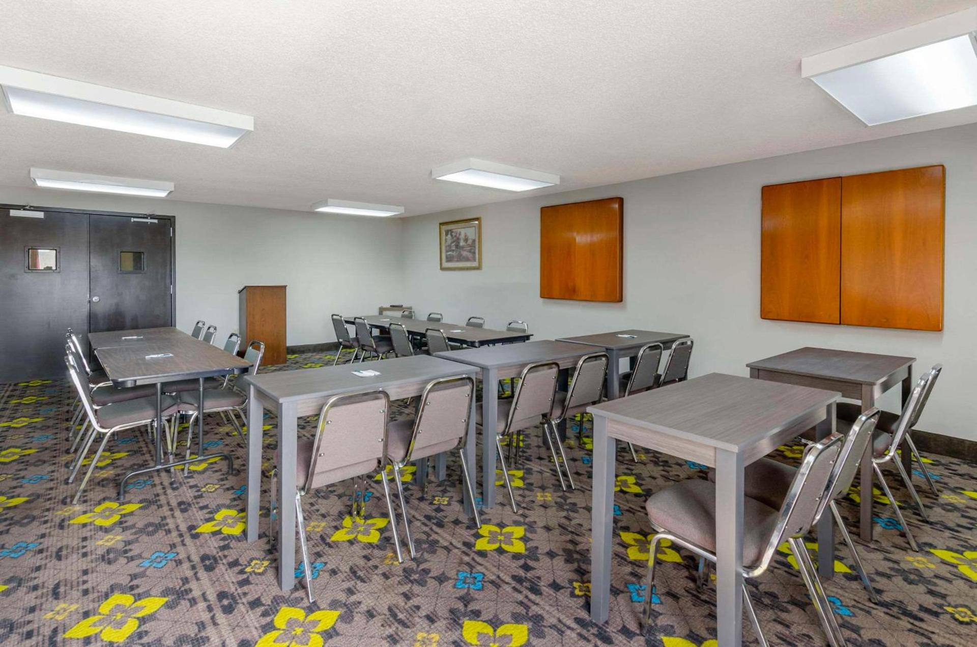 Quality Inn Hillsville photo 29