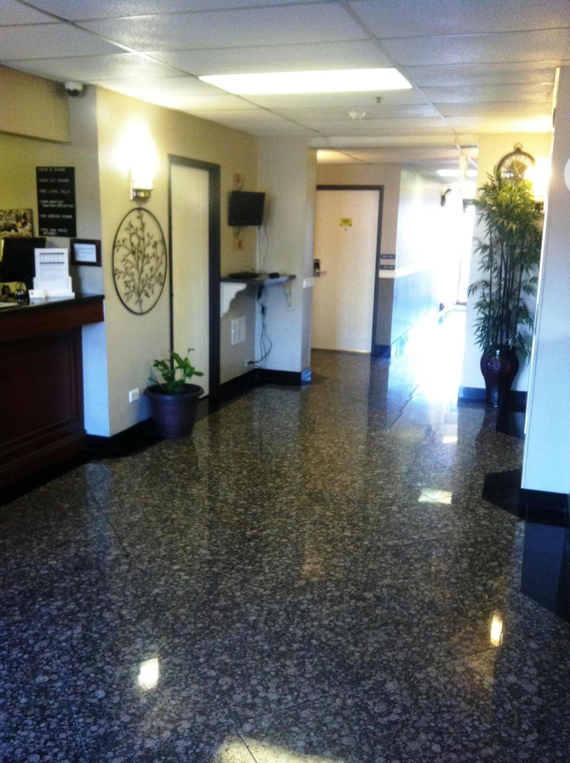 Super 8 by Wyndham Bridgeview/Chicago Area photo 5