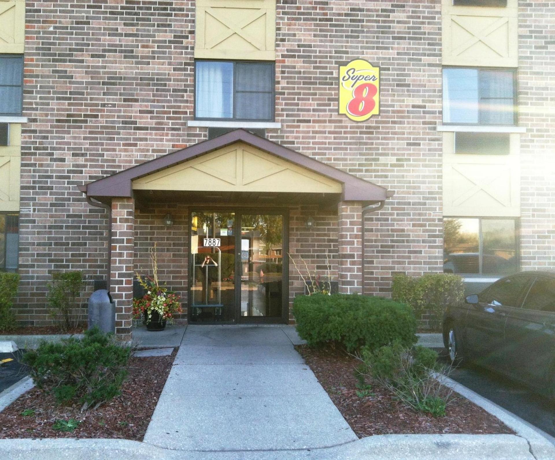 Super 8 by Wyndham Bridgeview/Chicago Area photo 8