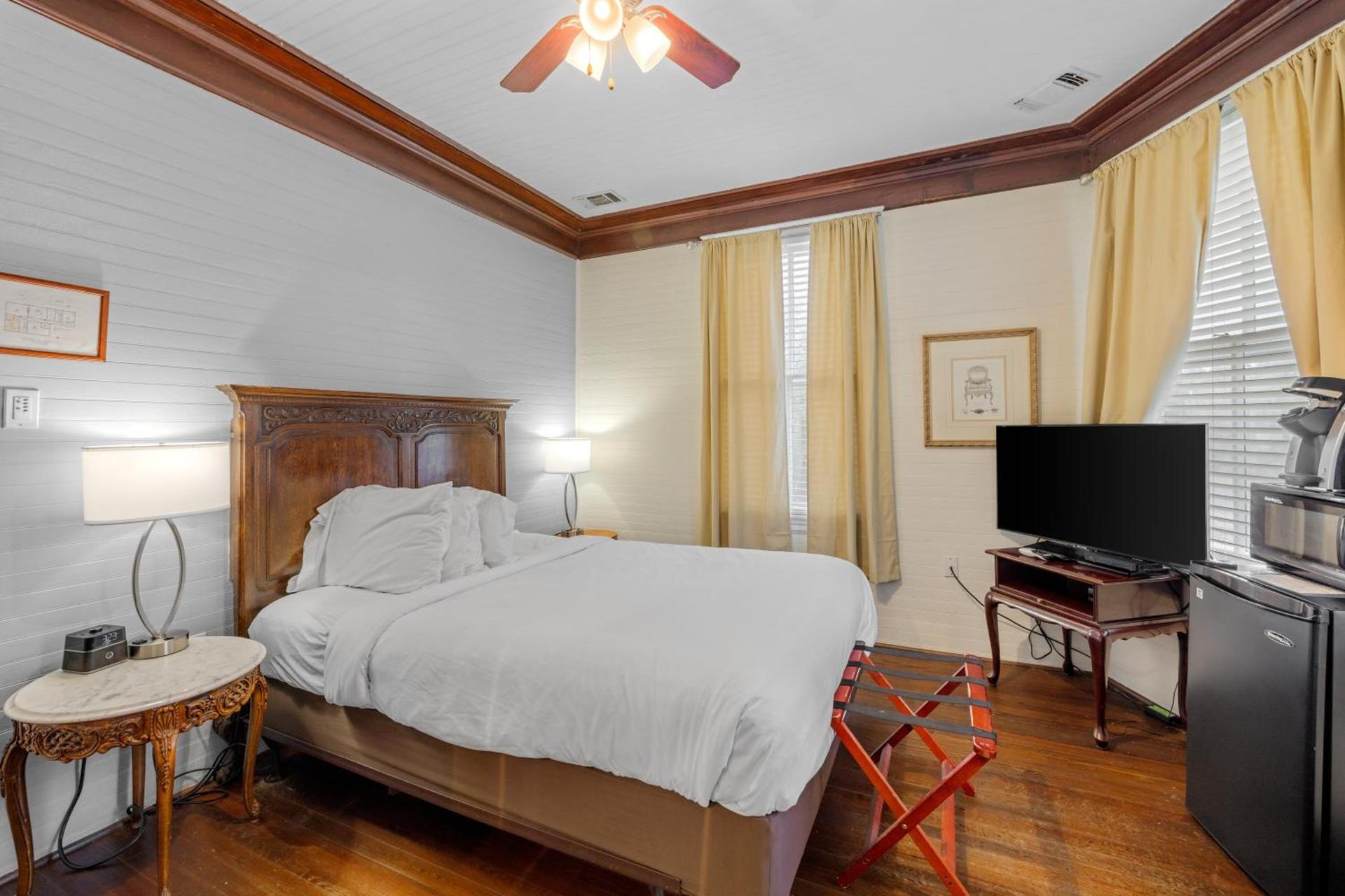 Coombs Inn & Suites photo 23