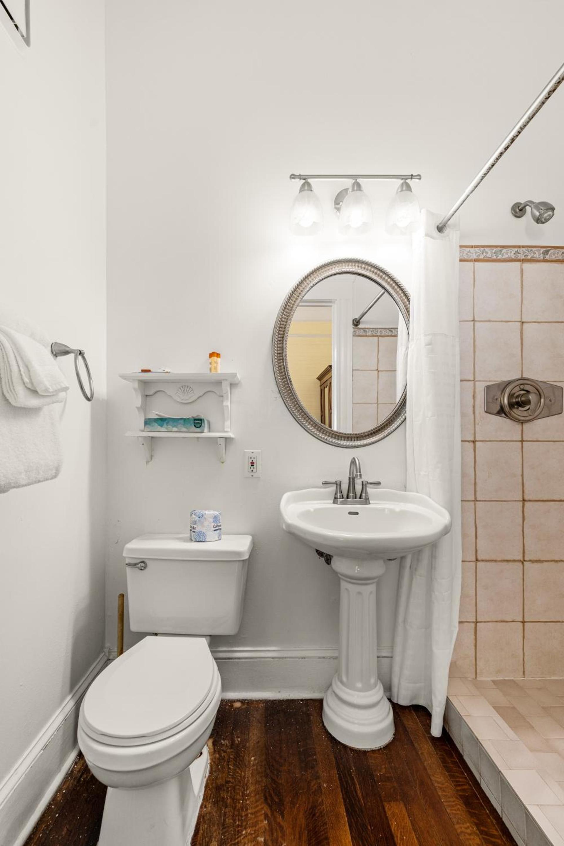 Coombs Inn & Suites photo 29