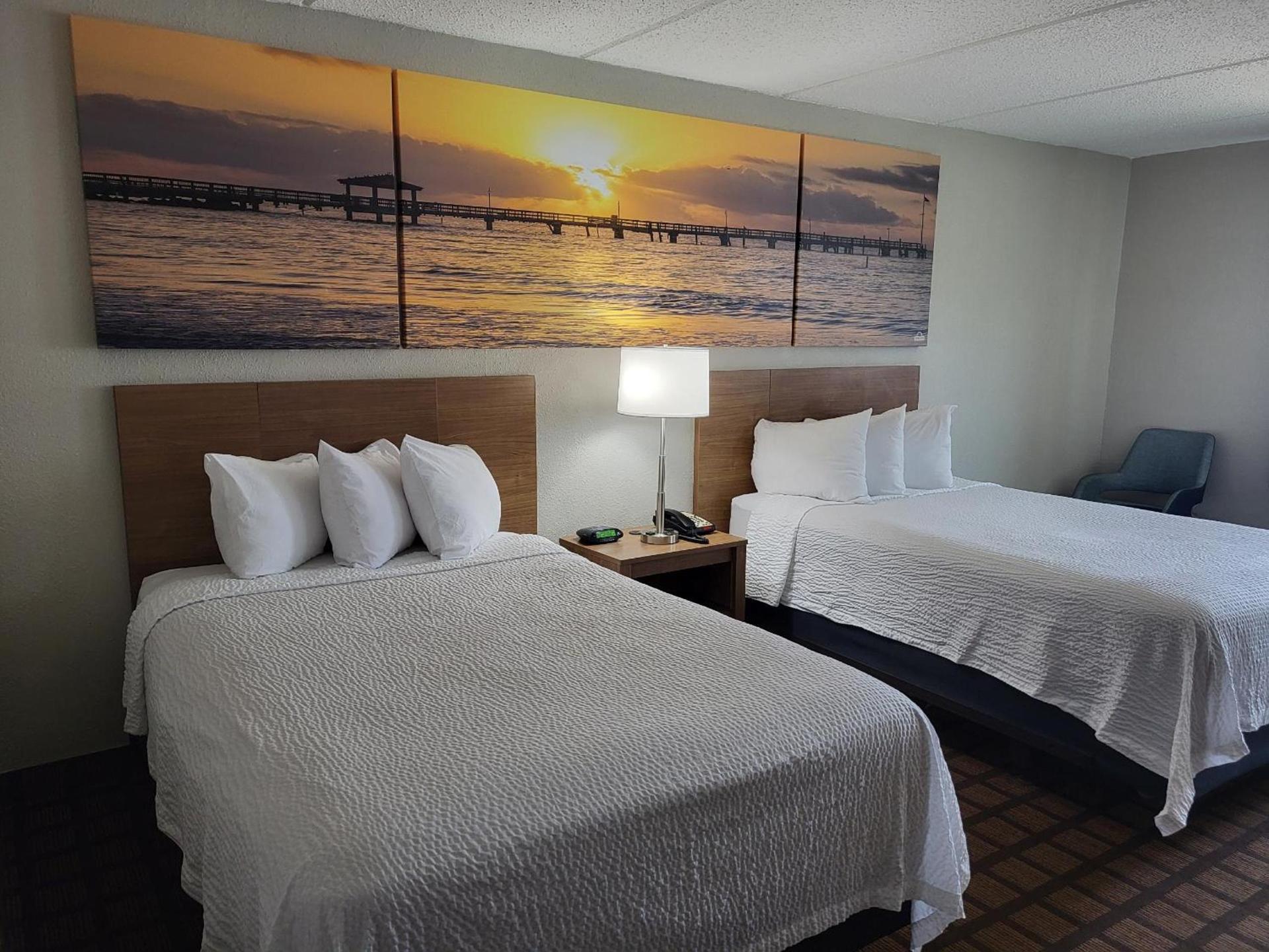 Days Inn & Suites by Wyndham Laredo photo 31