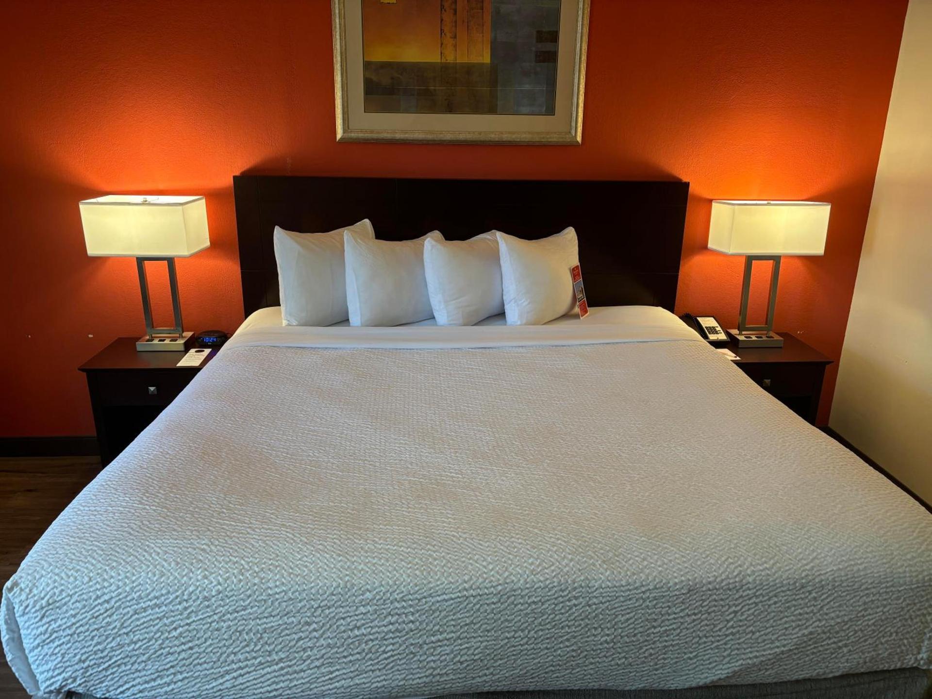 Ramada by Wyndham Newark/Wilmington photo 2