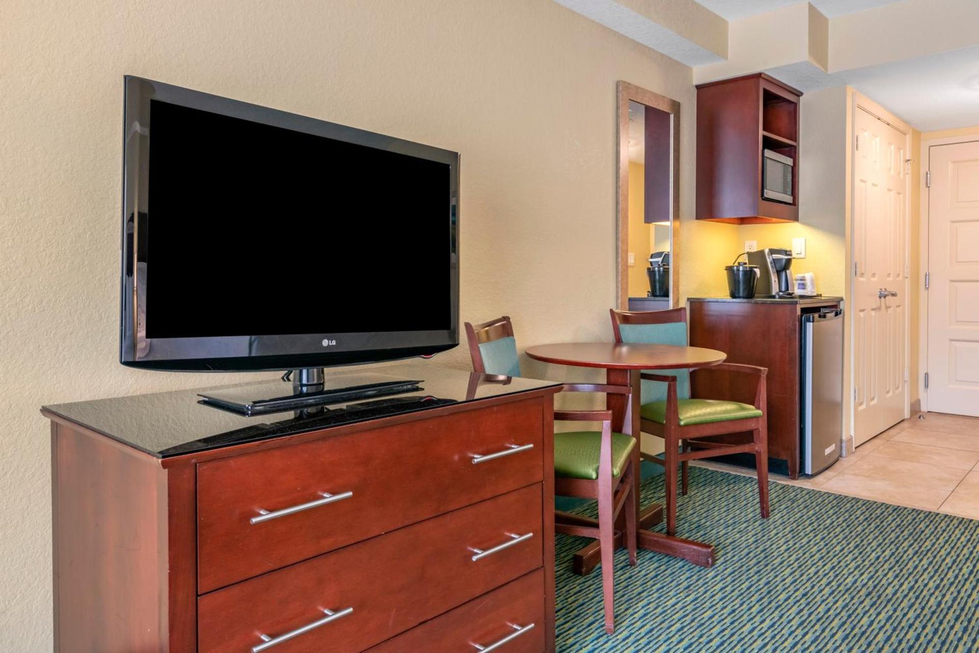 Holiday Inn Resort Orlando - Lake Buena Vista by IHG photo 16