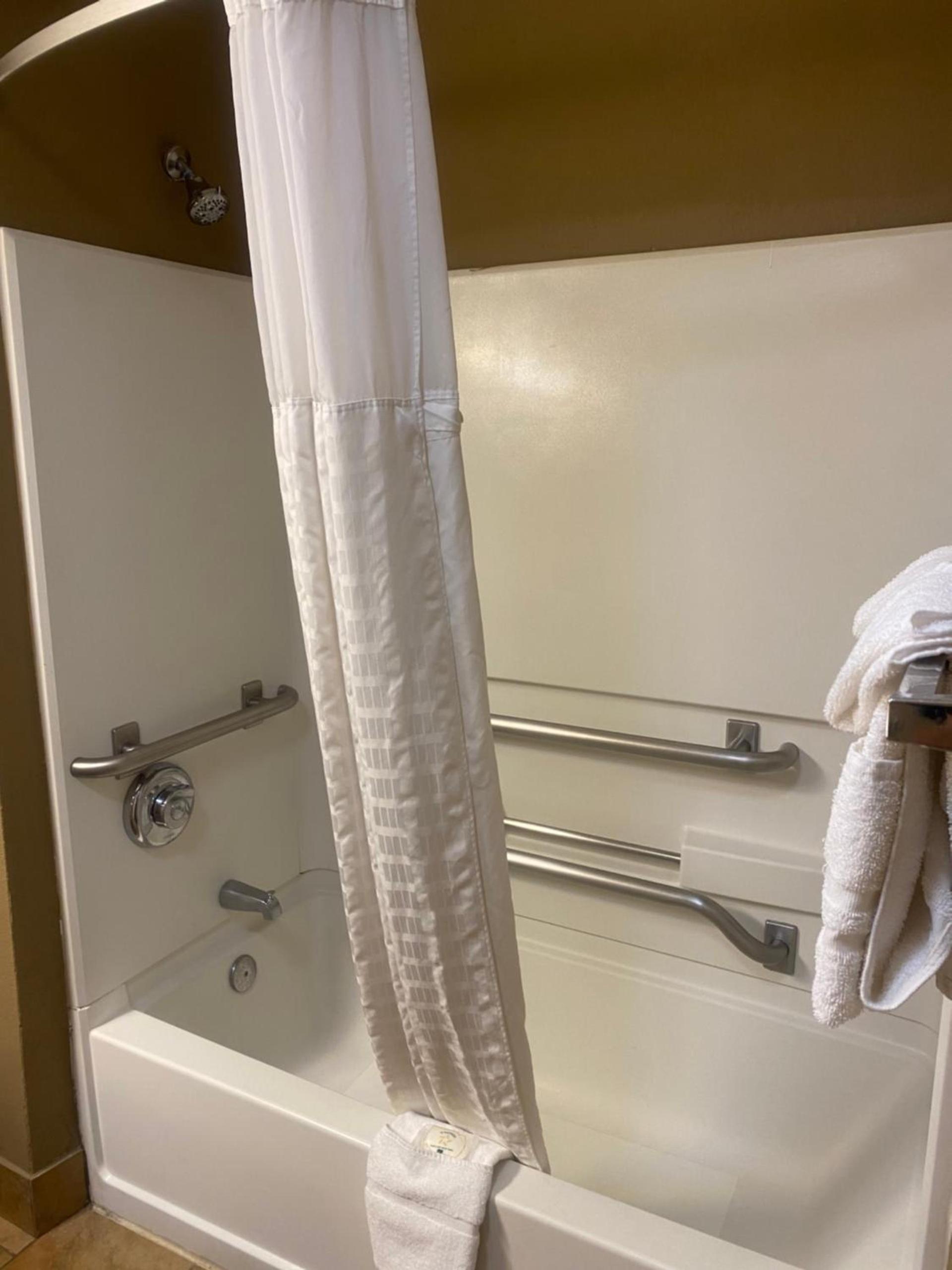 Premier Extended Stay photo 6