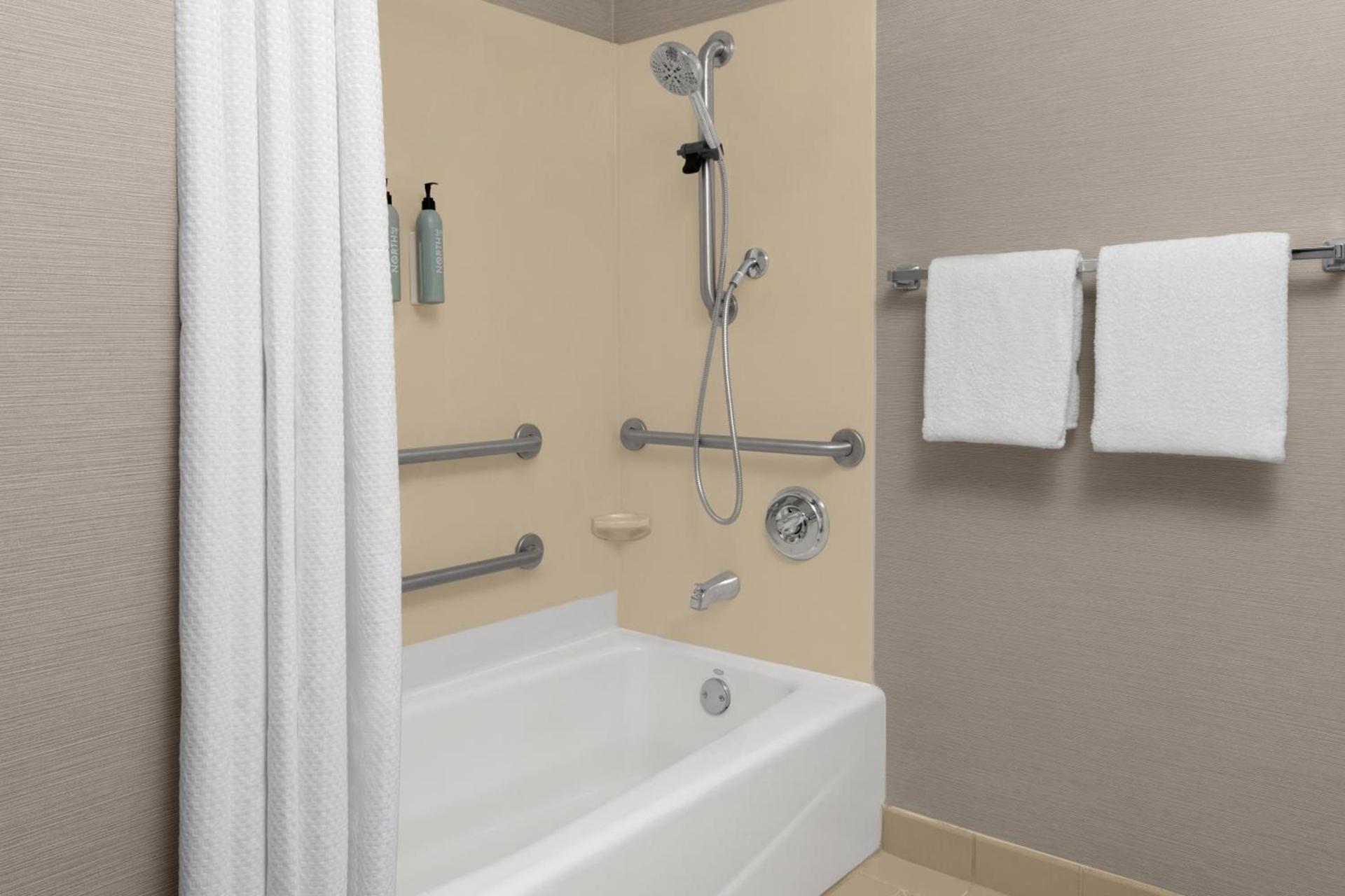 Courtyard by Marriott San Diego Central photo 34