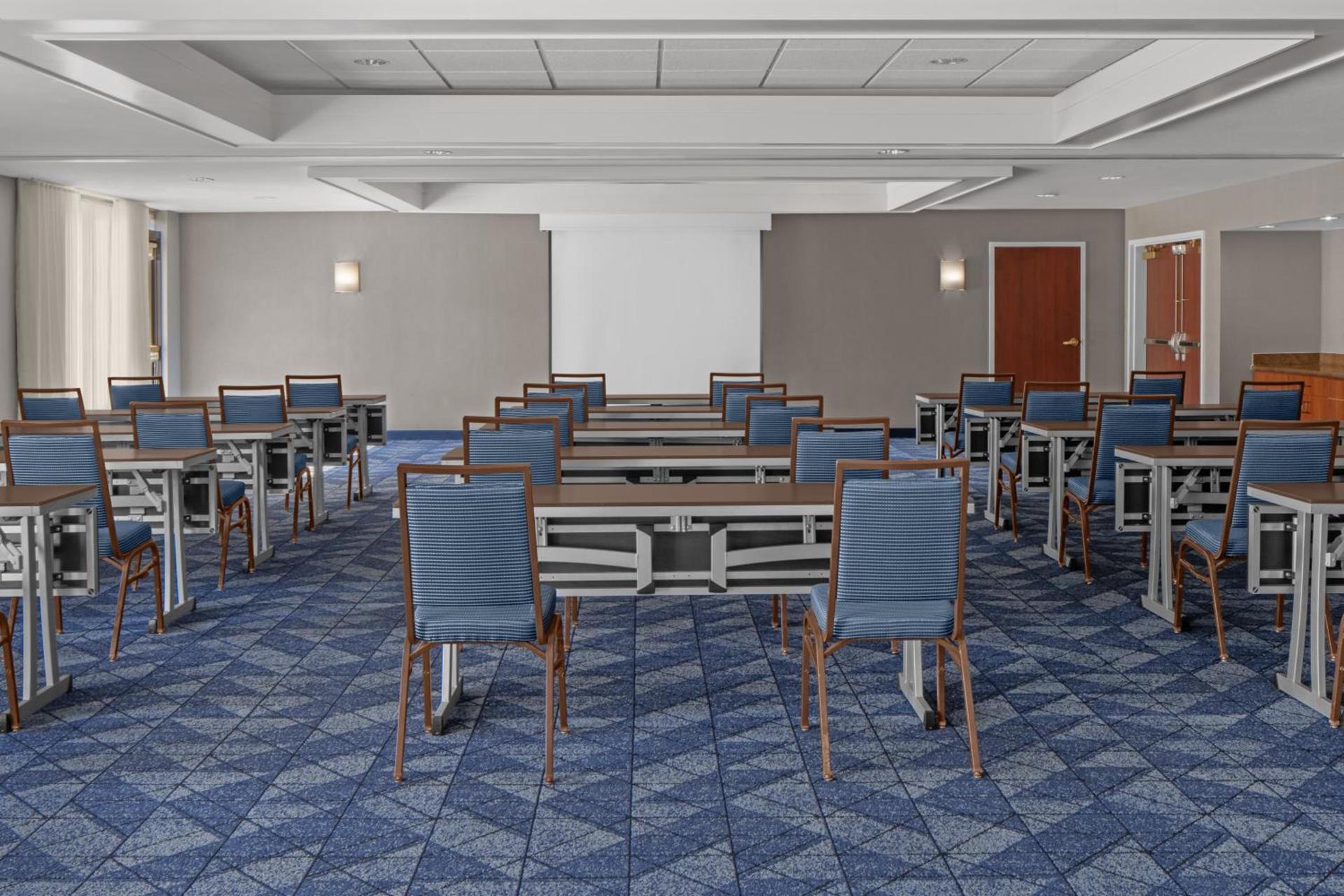 Courtyard by Marriott San Diego Central photo 11